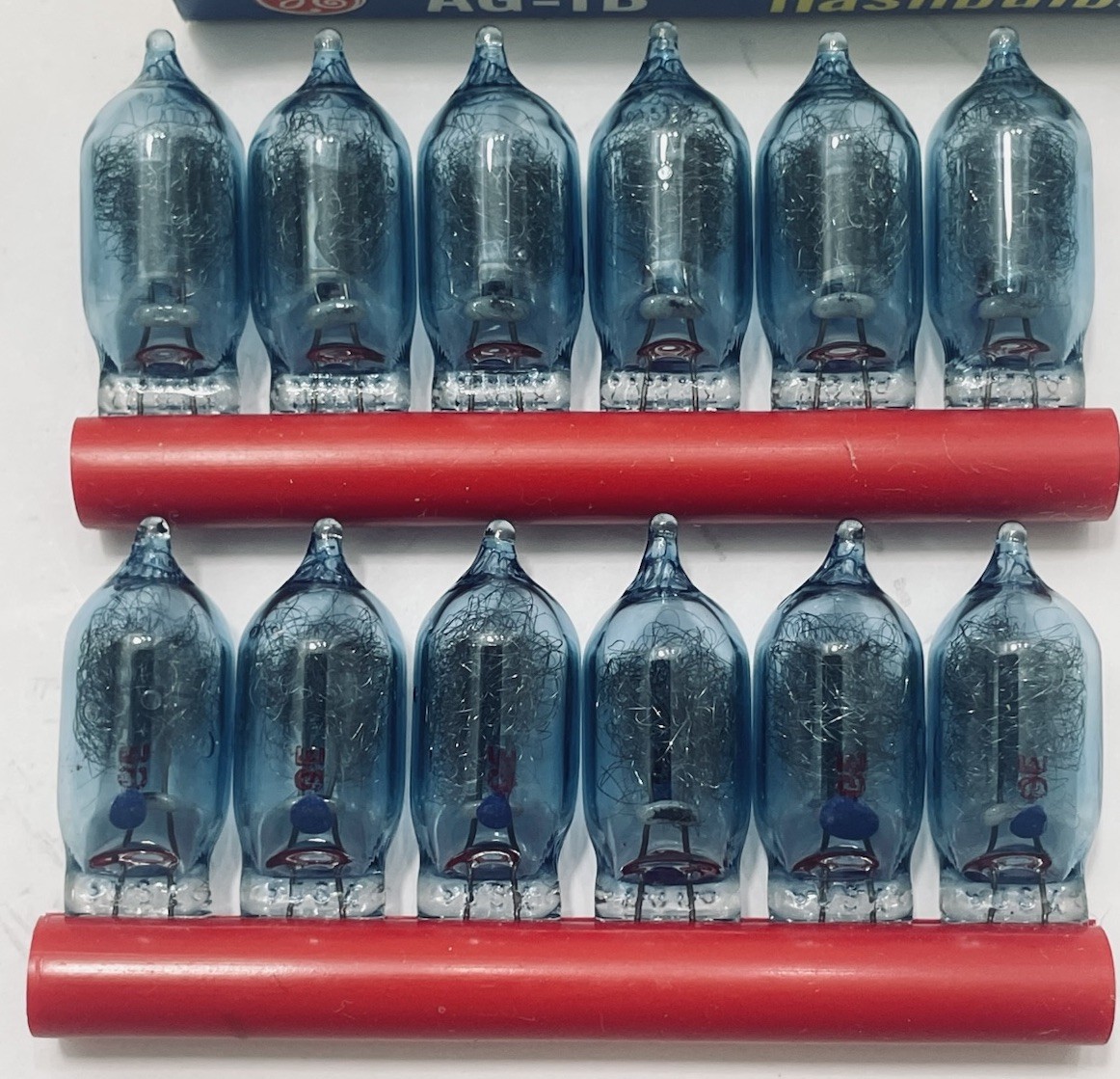 Lot Of 22 Vintage General Electric M3 And AG-18 Flash Bulbs With Boxes