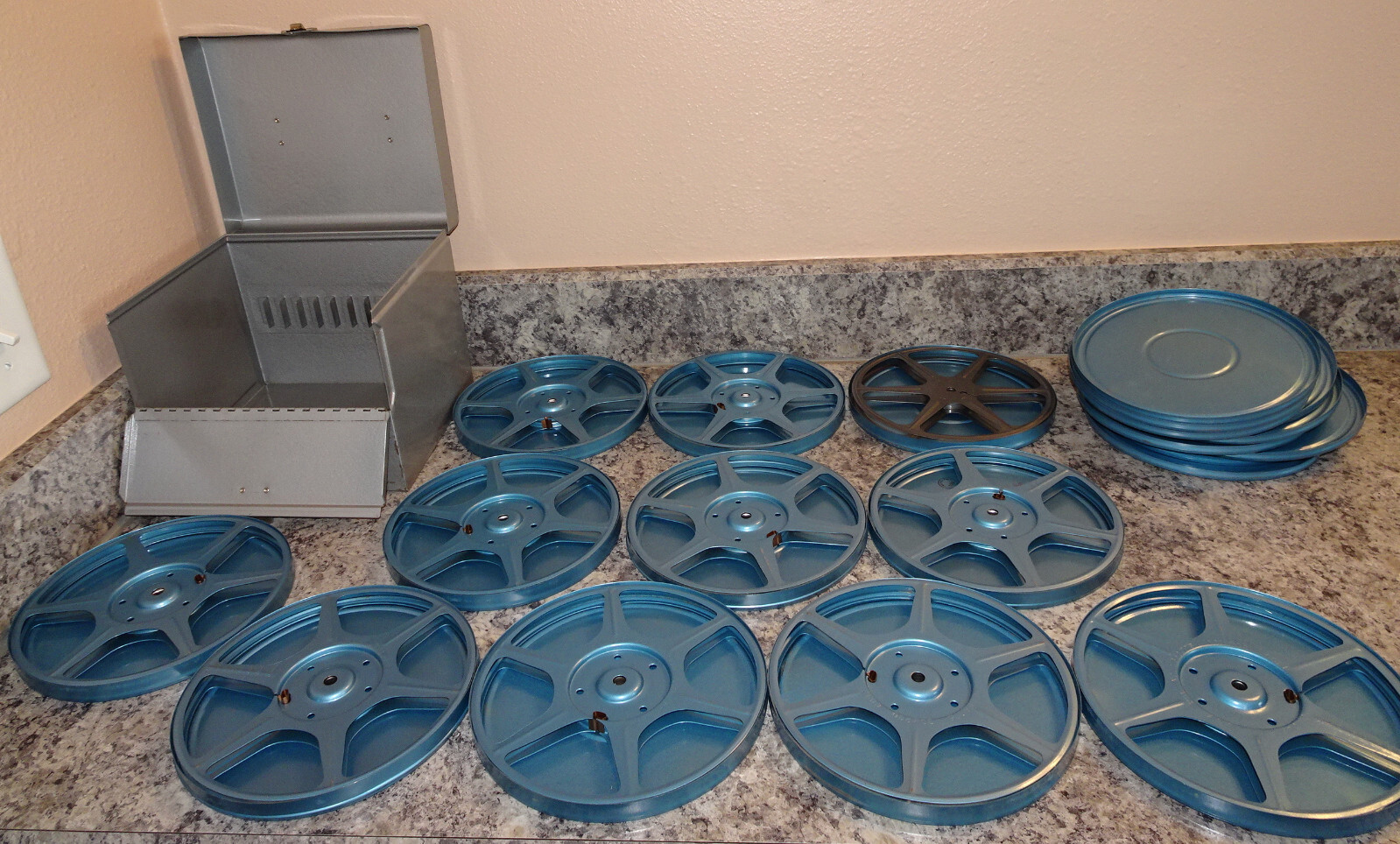 LOT OF 11 Compco Corp Chicago USA 400ft 7″ Metal Film Movie Reel W/ STORAGE *