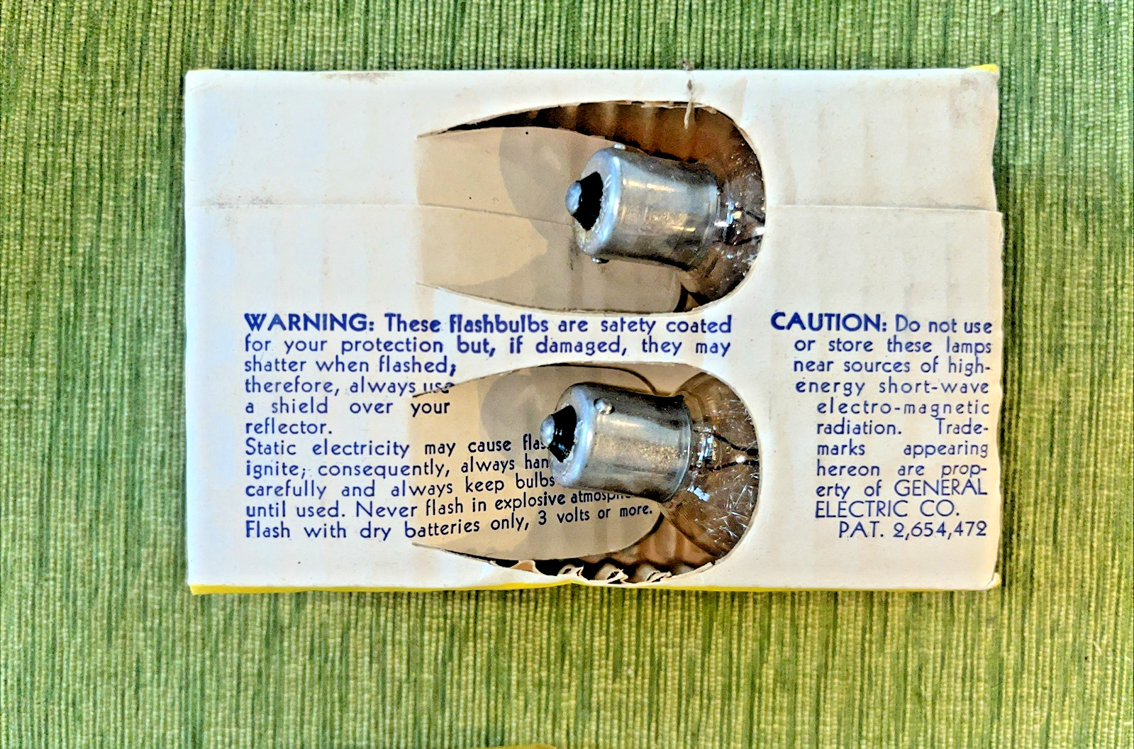 General Electrics Sure-Fire #5 Flash Bulbs for Vintage Cameras 8