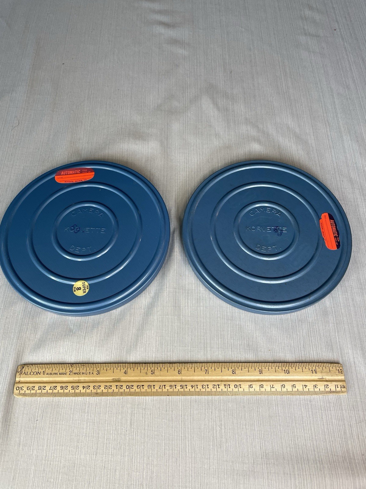 Korvette Camera Dept 8 mm Metal Cases Movie Reels 7″ Lot of 2 **EXCELLENT**