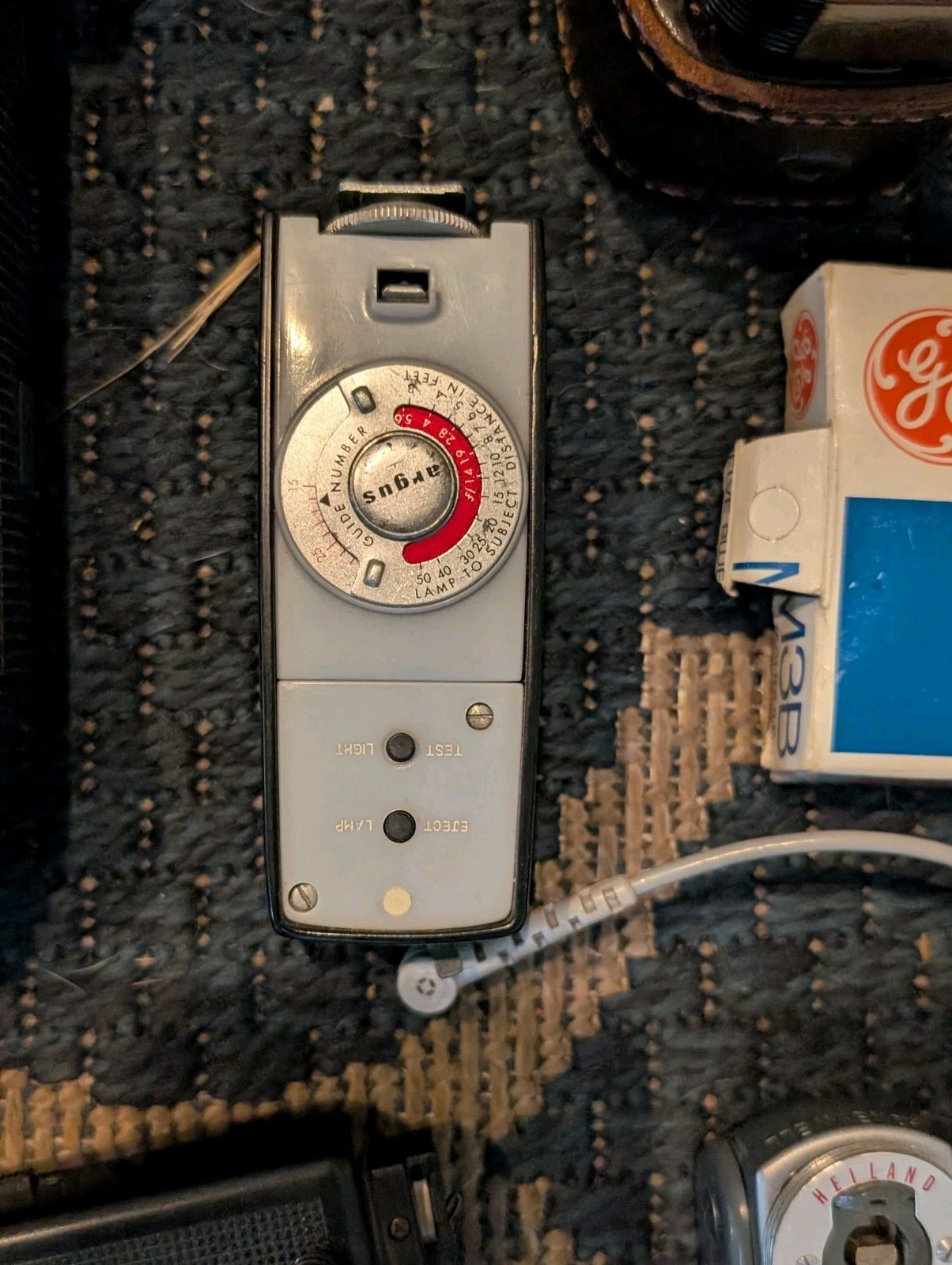 🔥BIG ESTATE LOT VINTAGE CAMERA FLASHES BULB LIGHT METER VIVITAR SUNPAK GE ARGUS