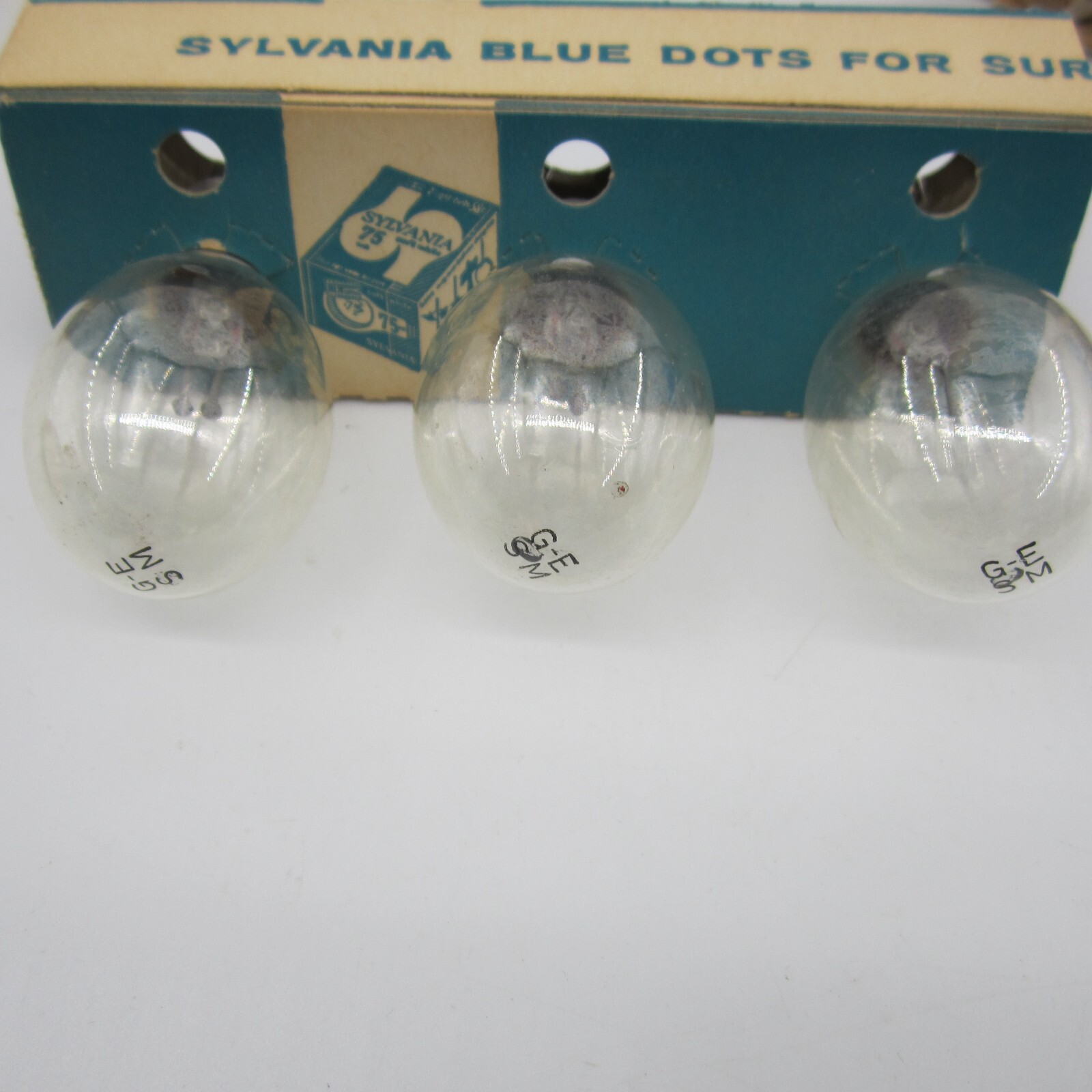Vintage Misc Random Lot of 38 Flashbulbs Flashcubes Sylvainia M3B 25B GE #5 Blue