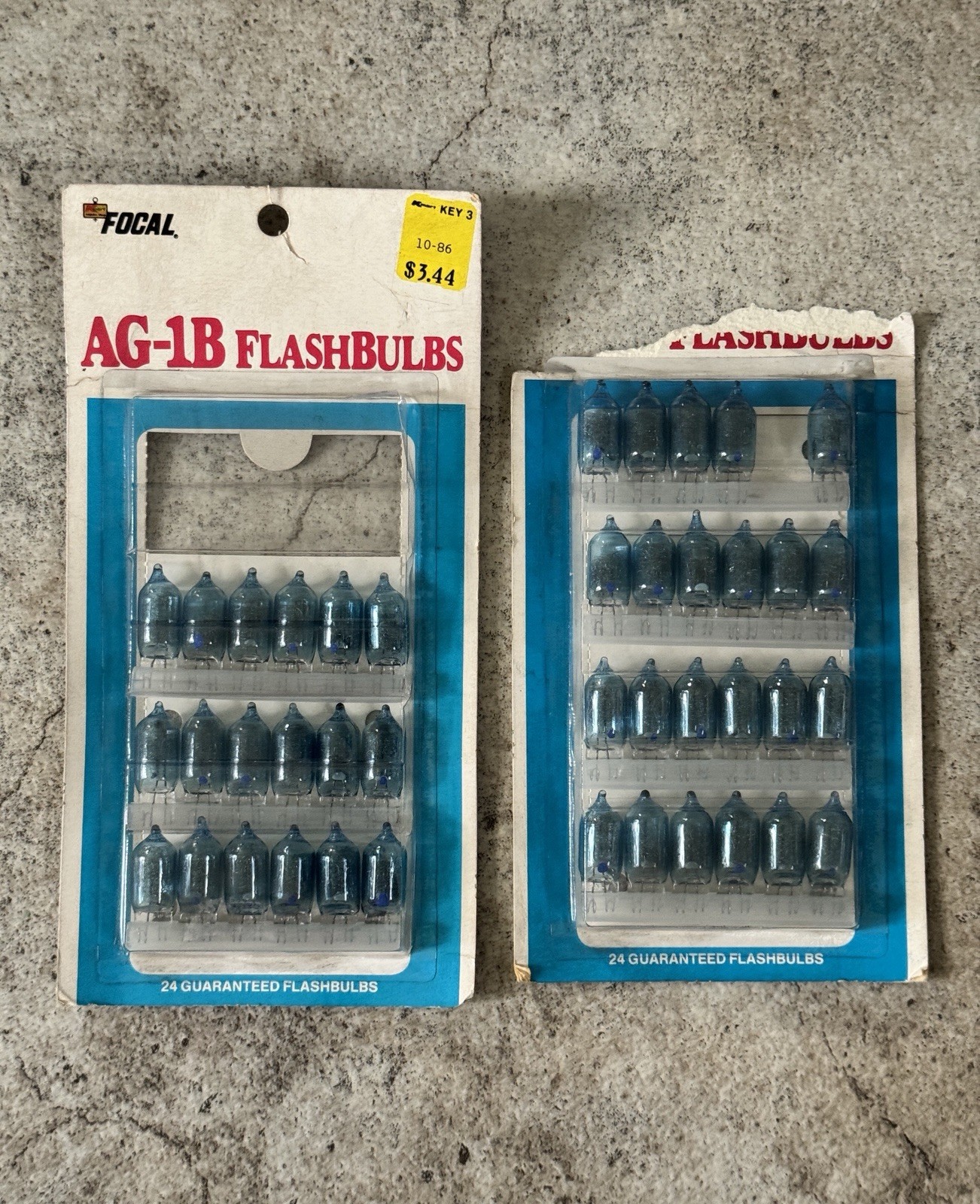 Vintage 1980s Focal AG-1B Flashbulbs – 41 Blue Bulbs – Original Kmart Packaging