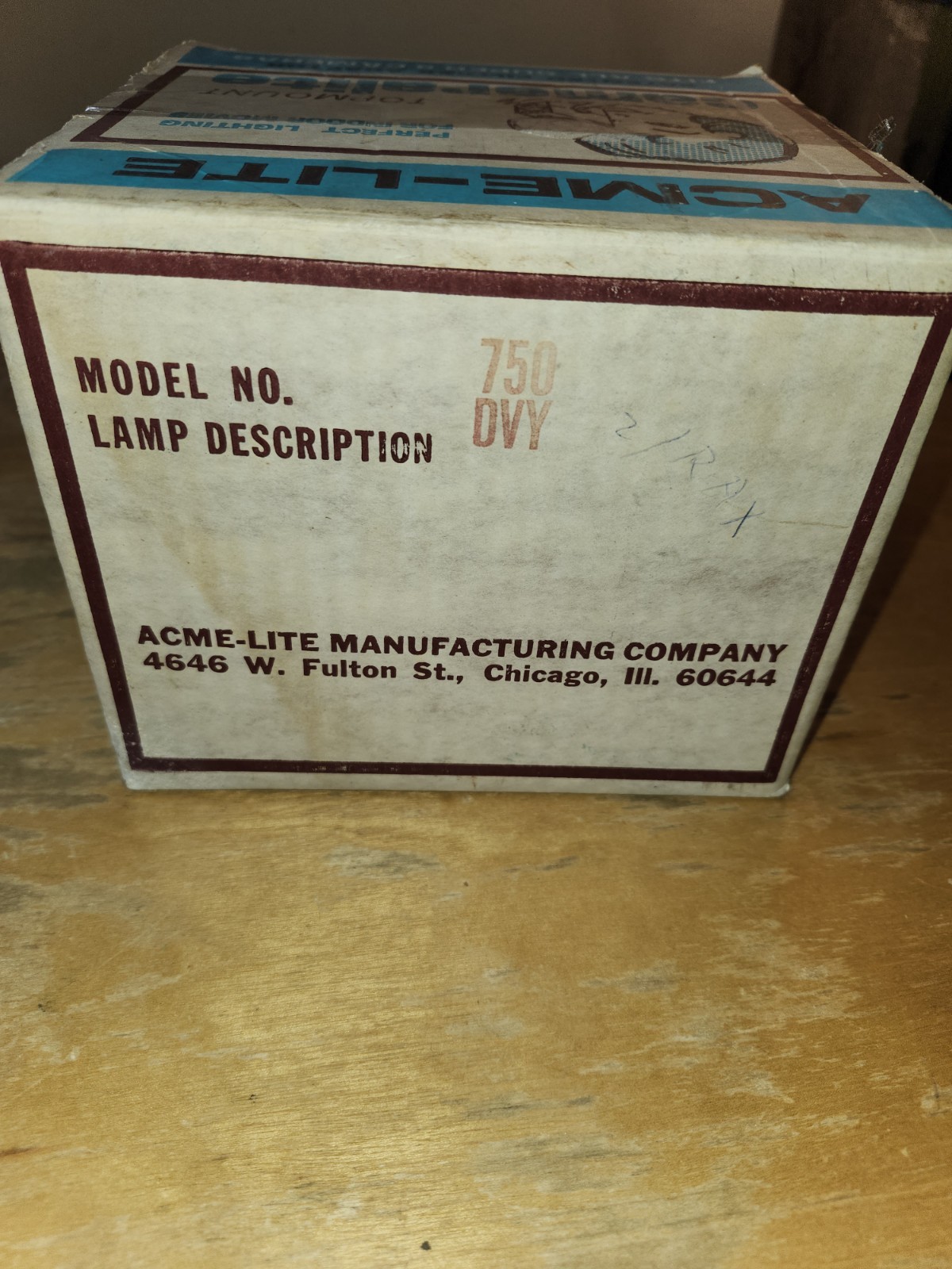 Acme-Lite Movielite Model 75 DVY Light + Cameralite 750 Box (Not Original Box)