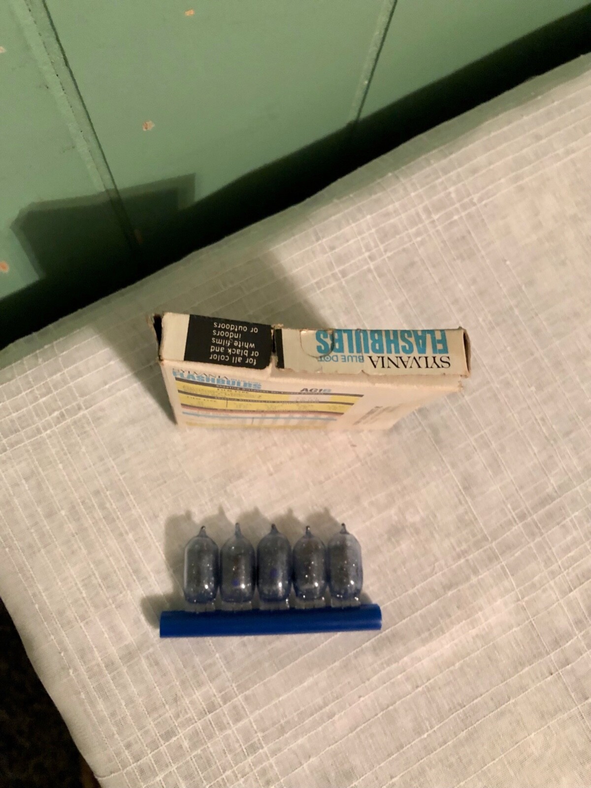 Vintage New Sylvania AG1B Blue Dot Flashbulbs 5 Bulbs In Original Box
