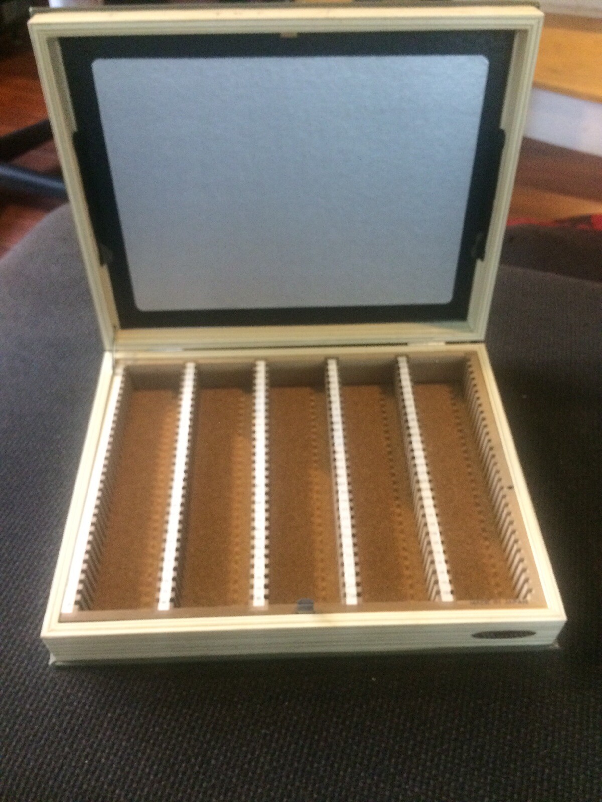 Minette Product Slide projector Book holder storage. 150 Slides Viewing Screen