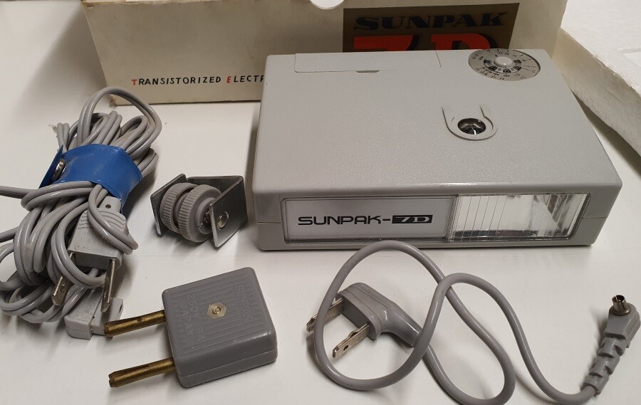 Sunpak 7D Transistorised Electronic Camera Flash Made in Japan #464721 1963-80s