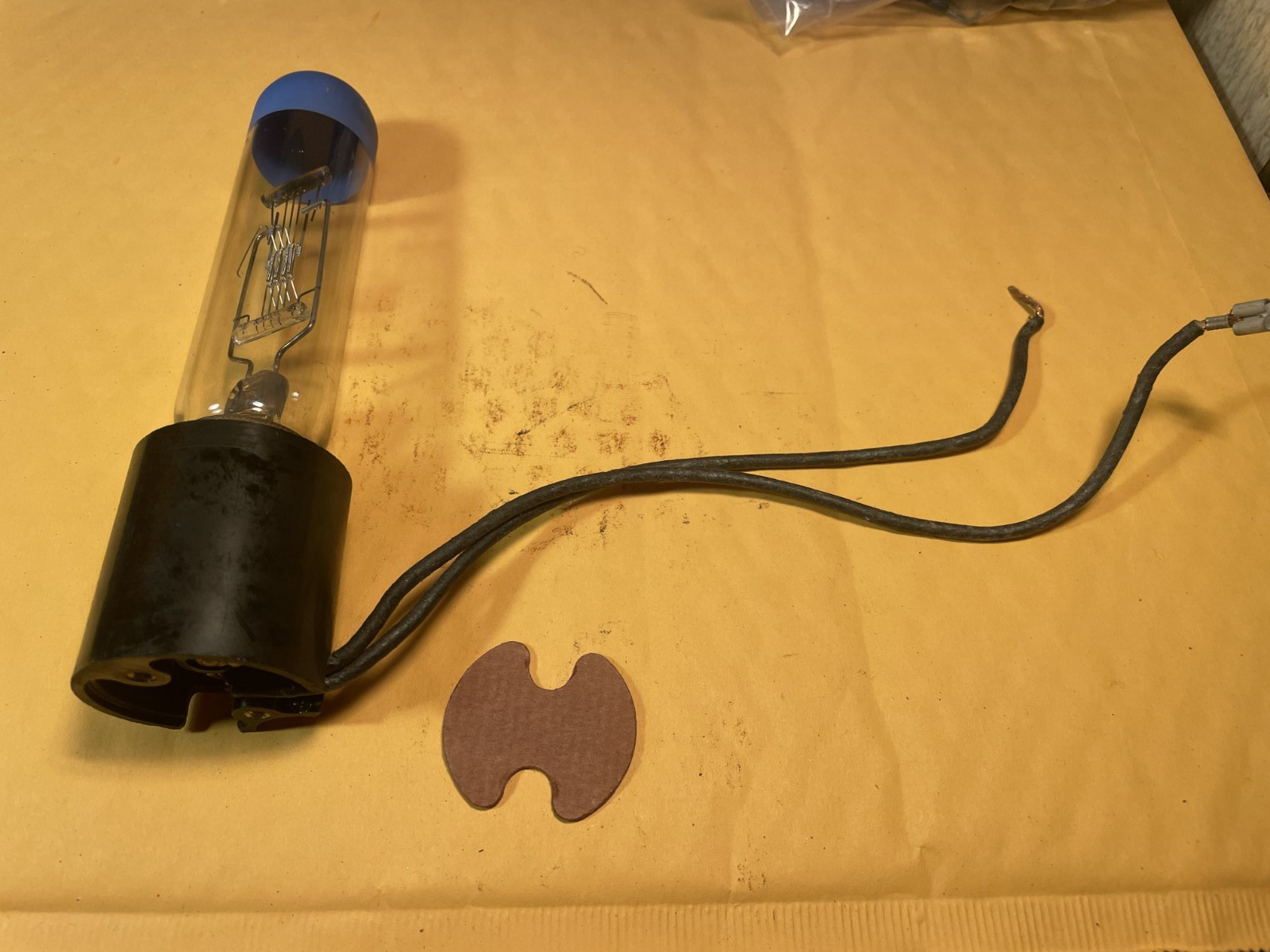 8mm Keystone K-75 Projector LAMP BULB AND SOCKET