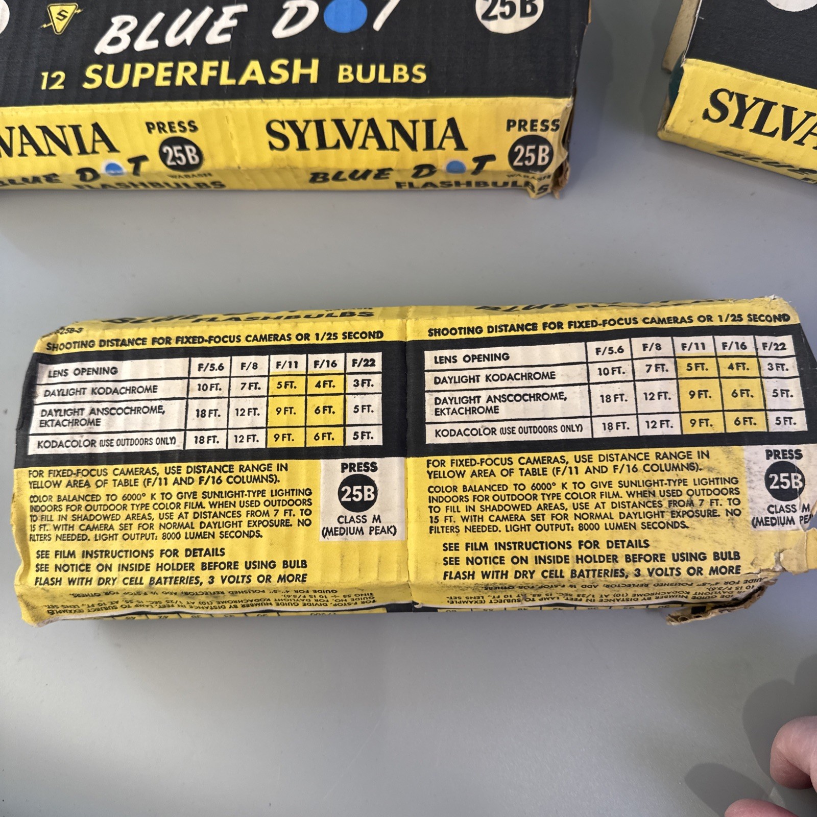 Vintage Sylvania Blue Dot Flash Bulb 25B Lot Of 62 Superflash – AS IS