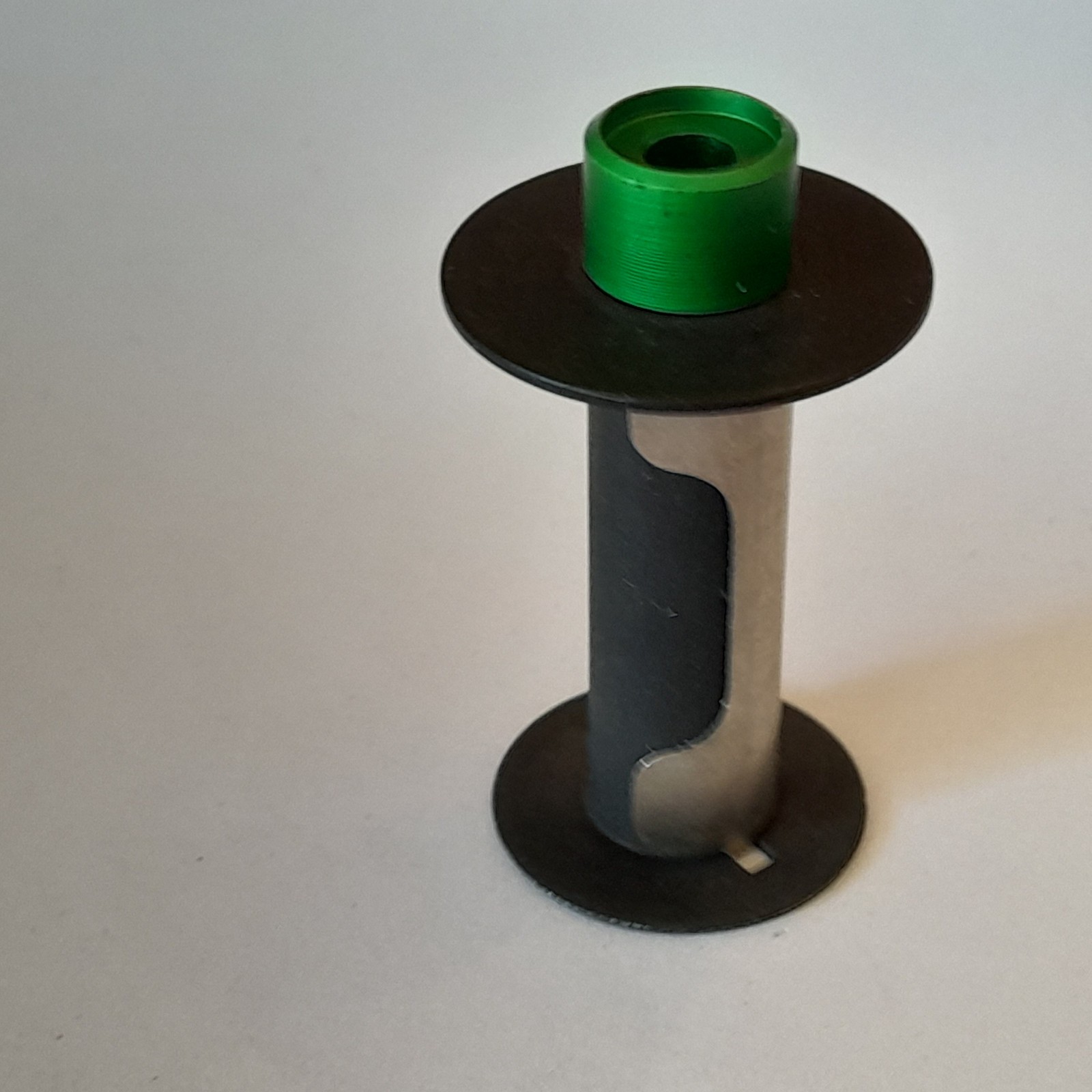 VINTAGE EXAKTA GREEN TIP METAL FILM SPOOL FOR EXAKTA II IIa IIb CAMERAS
