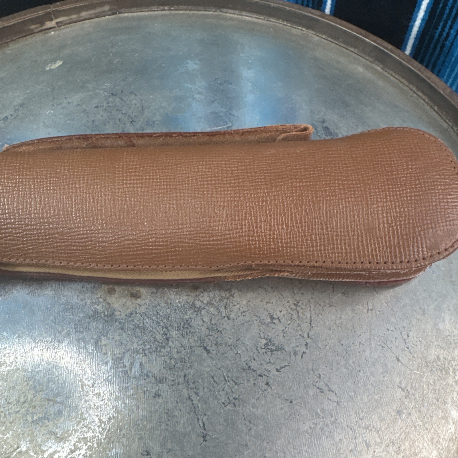 Vintage Avigo Tripod Leather Case-Great Shape, Fully Functional Zipper