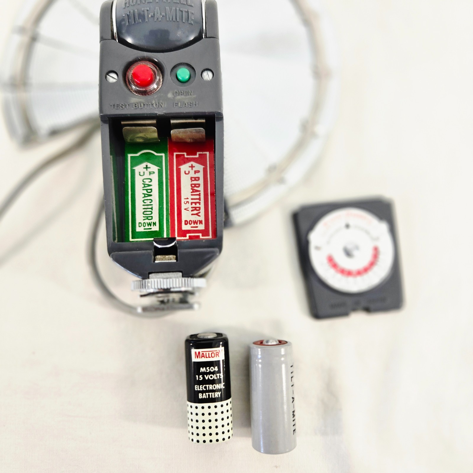 Vintage Honeywell Tilt-A-Mite Flash Unit with Case batteries and Original Box