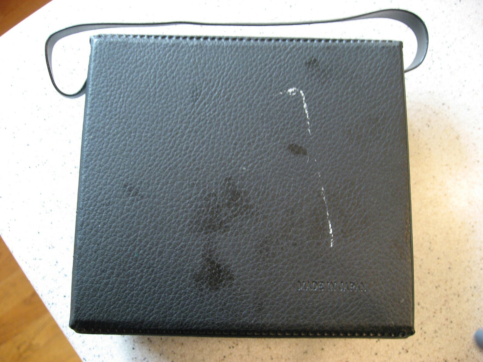 Vivitar 151 Electronic Flash with Original Hard Case – Untested