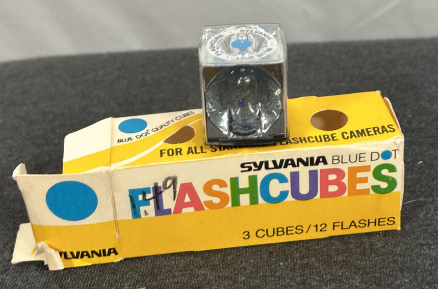 Vintage Original, One, Sylvania Blue Dot Flash Cube