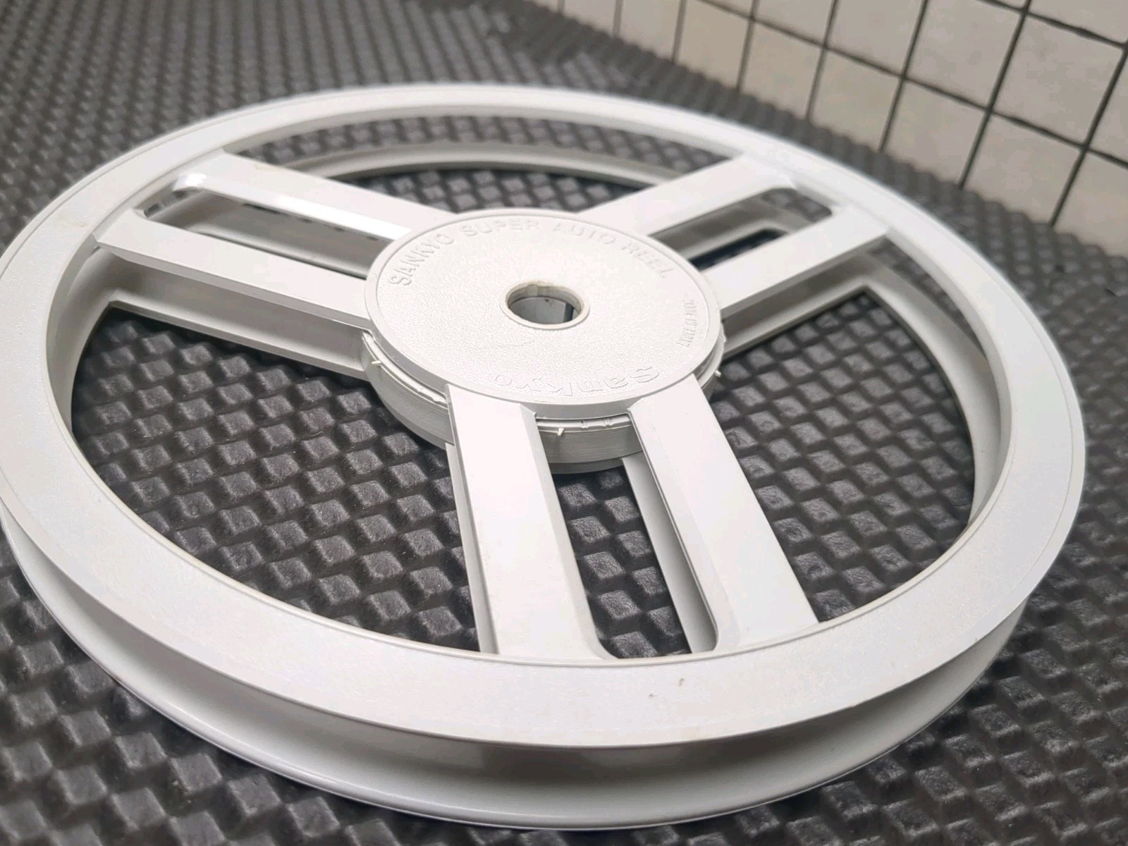 Sankyo Super Auto 8mm Reel 7” Inch Empty 8 mm Film Plastic