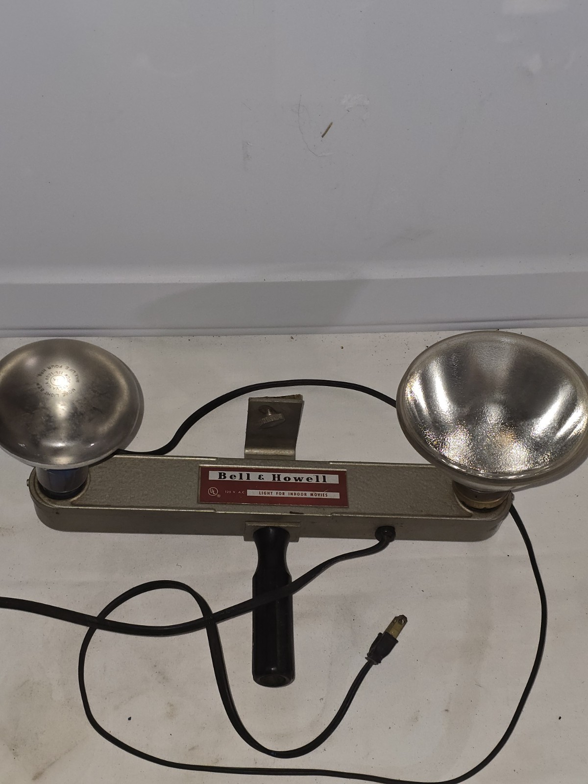 Bell & Howell Vintage Movie Light Bar Dual Head 375W Photoflood Indoor Film Lamp