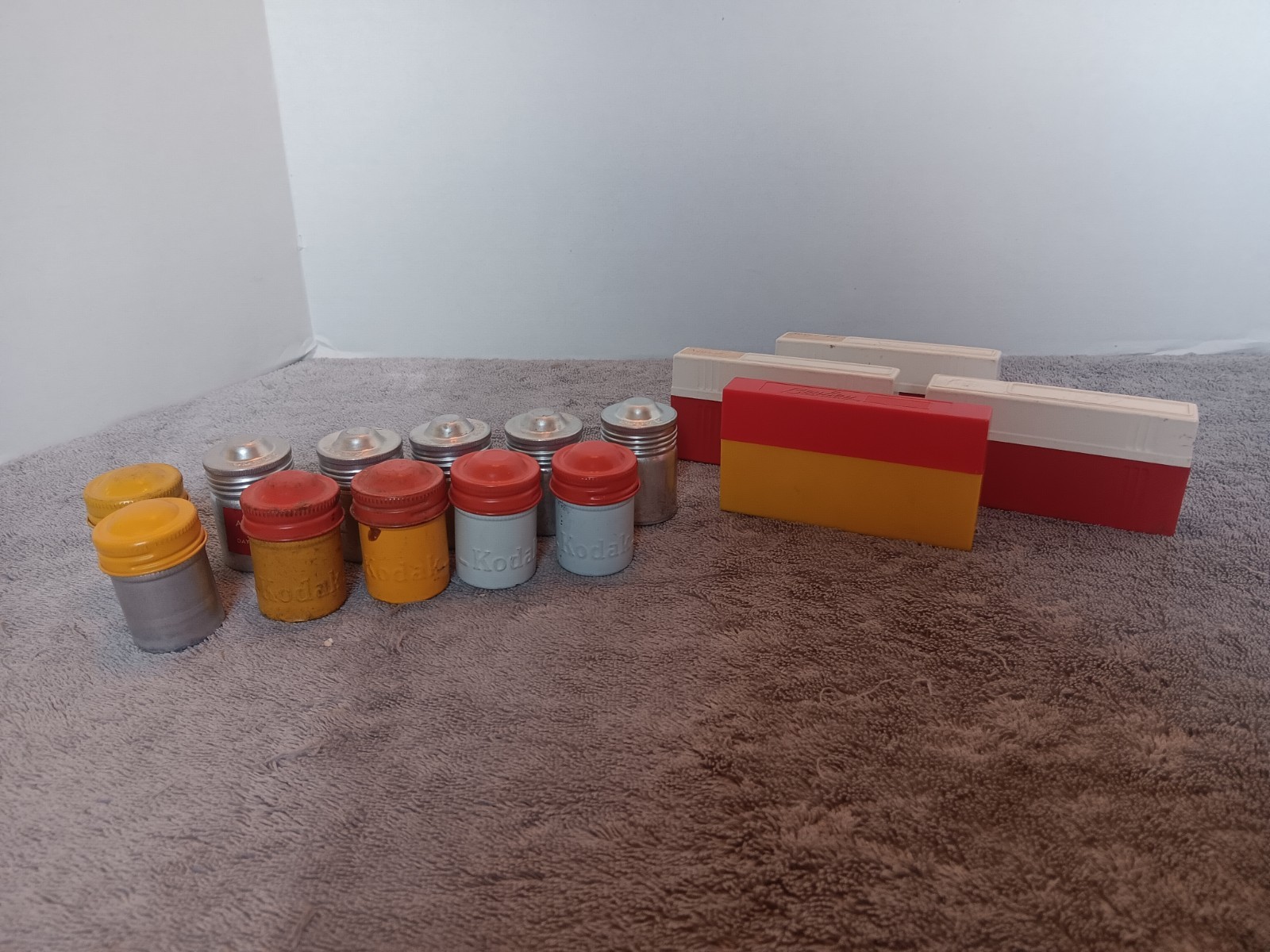 Estate Lot of 11 Vintage Kodak and Ansco Film Canisters Plus 4 Plastic Slide Tr