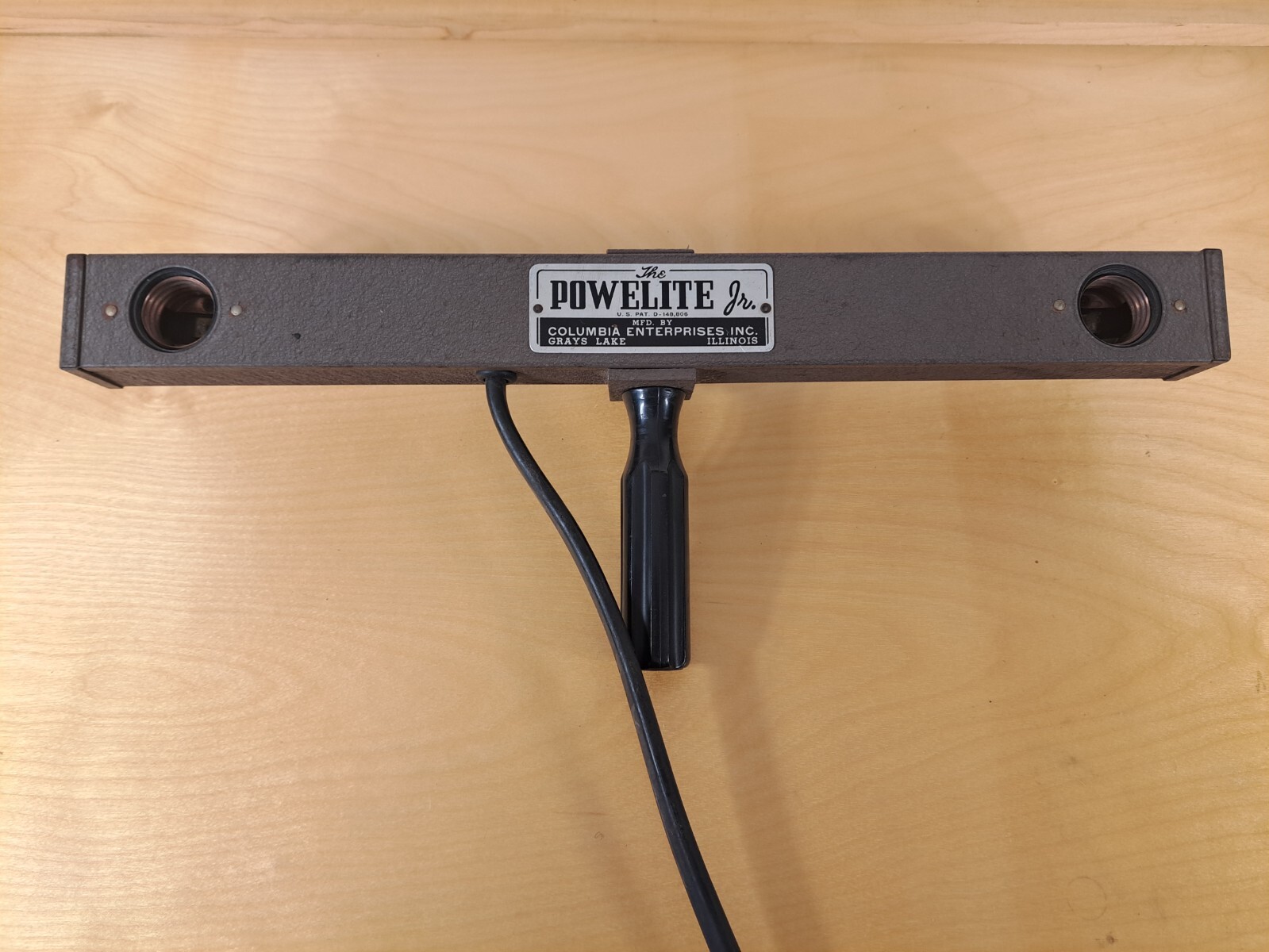 Vintage Powelite Jr 2 Lamp Movie Light Bar w Handle – Tested – Grays Lake, IL