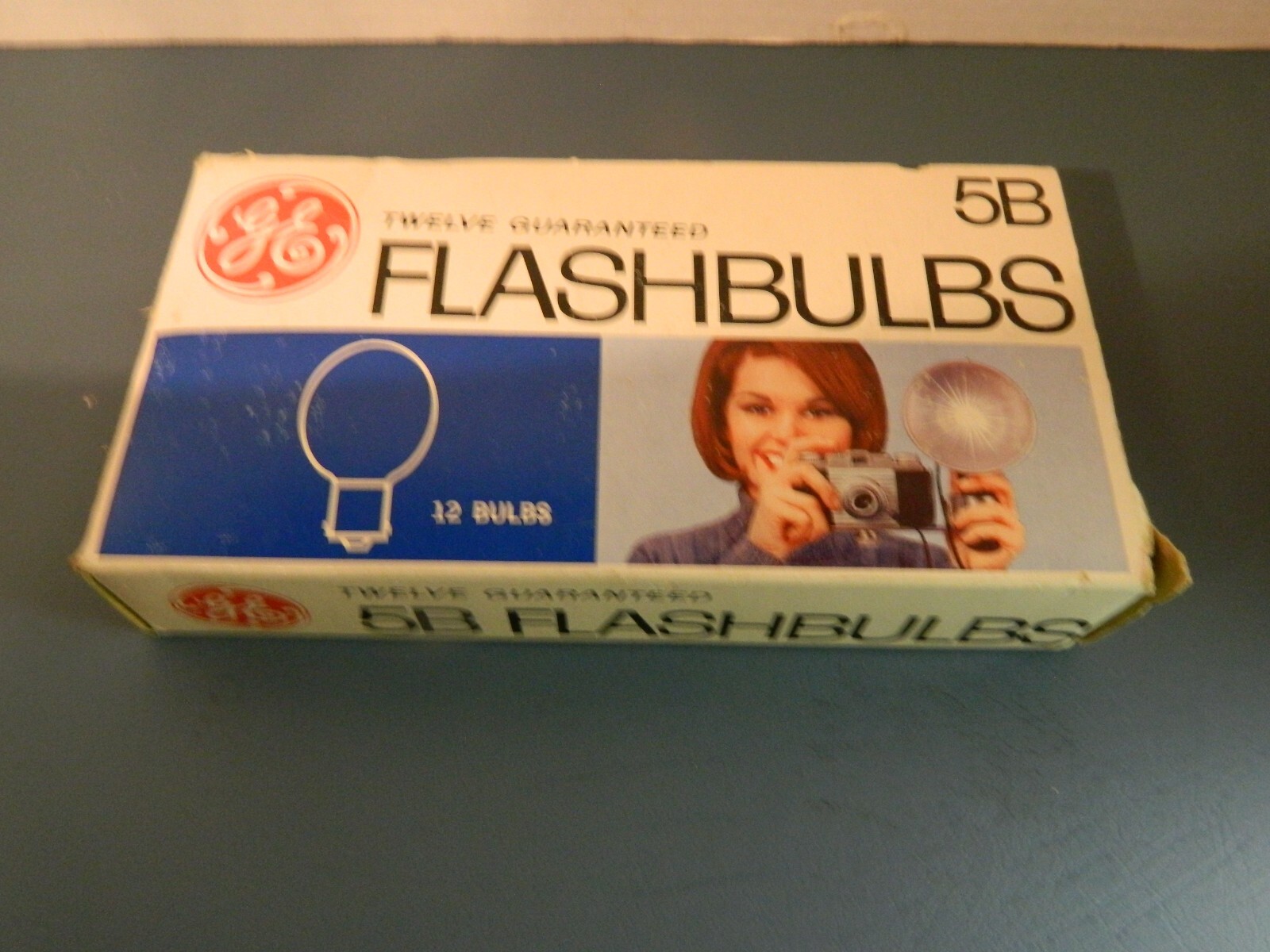Old vintage GE Flash Bulbs 5B for Camera 1970’s Sylvania Cubes Westinghouse