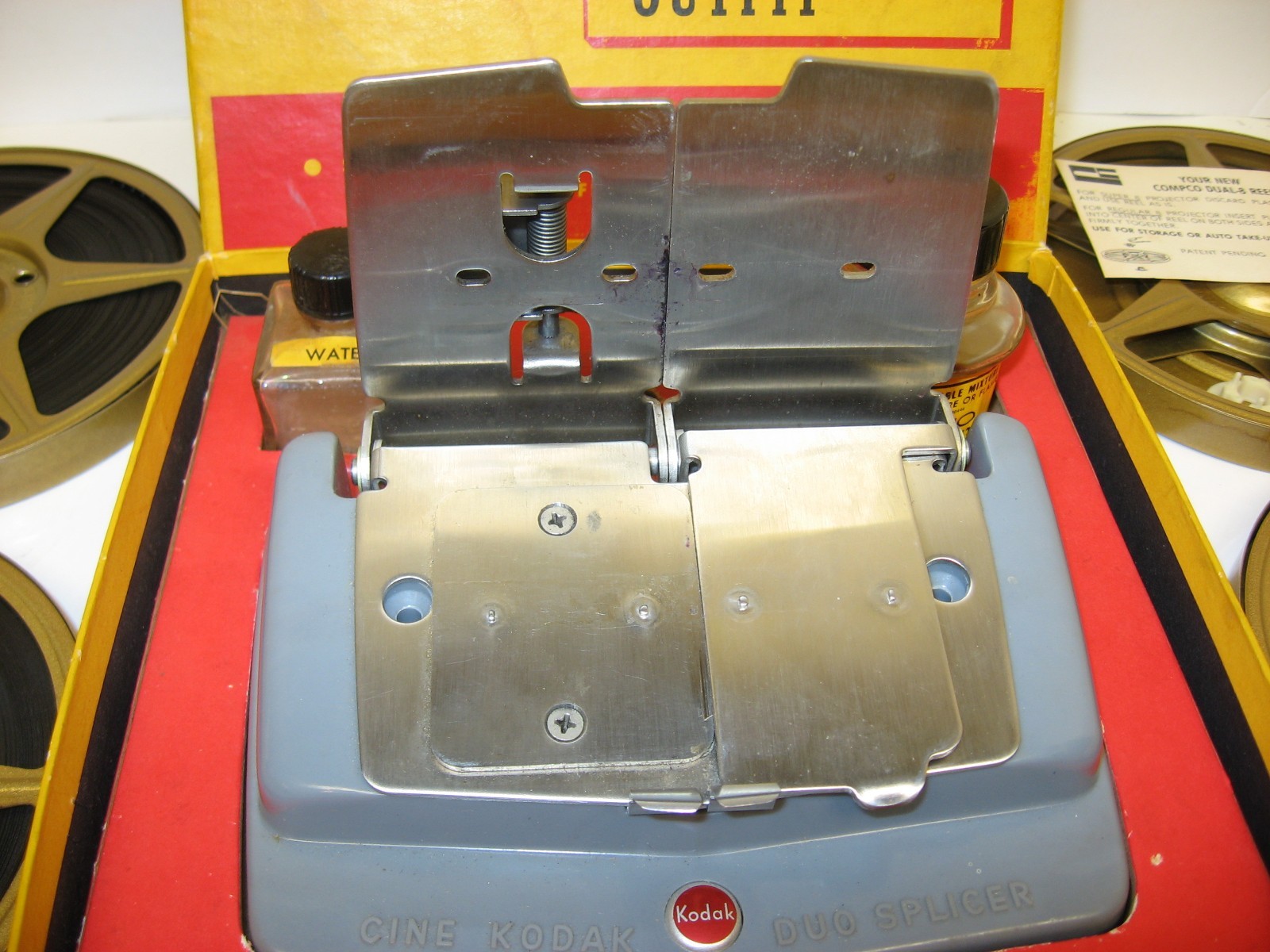 Vintage Cine-Kodak Duo Splicer, 6x Two Guys 8mm Reels/Cans, 1954 News Parade