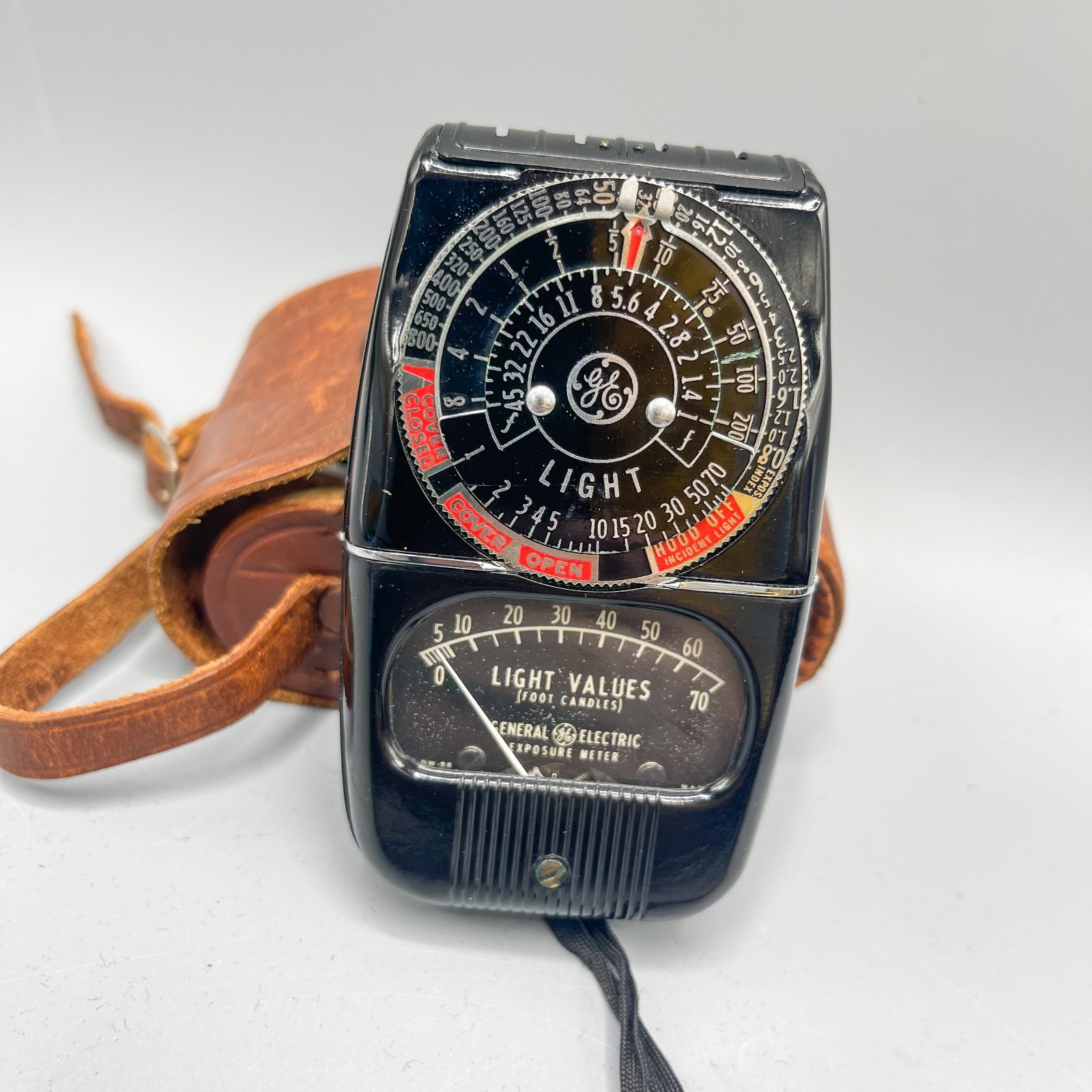 General Electric Light Exposure Meter DW-68 | Box and Leather Case Included