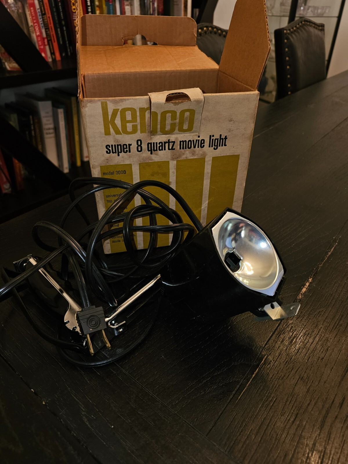 Vintage Kenco Super 8 Quartz Movie Light Model 3000 in original Box BX21