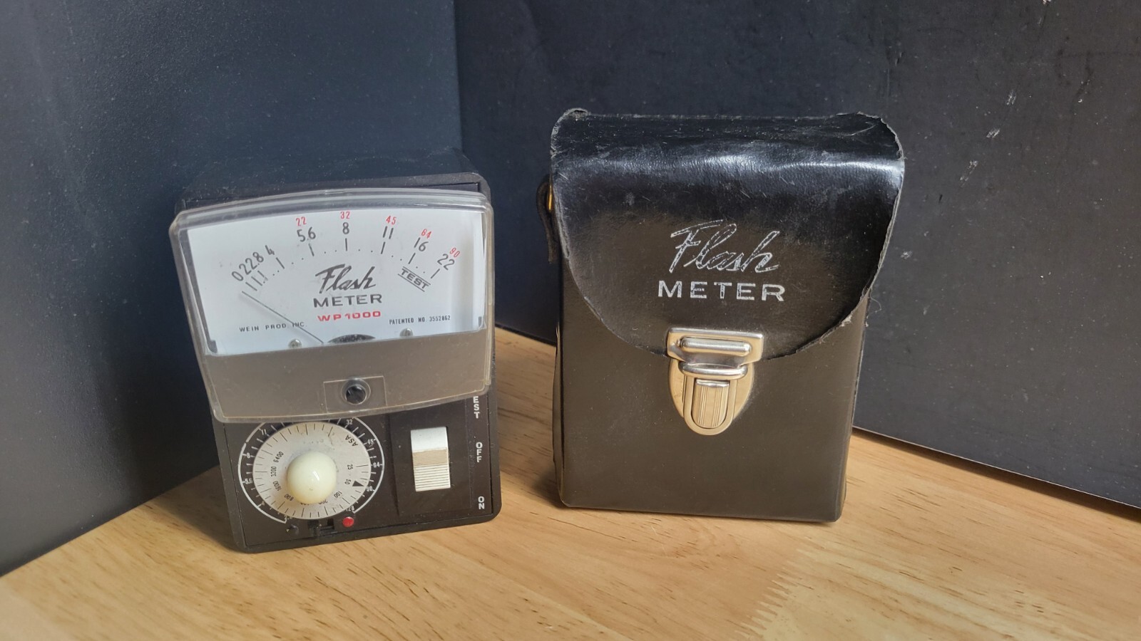 Wein WP1000 Flash Meter Excellent Condition Vintage Photo Accessory with case