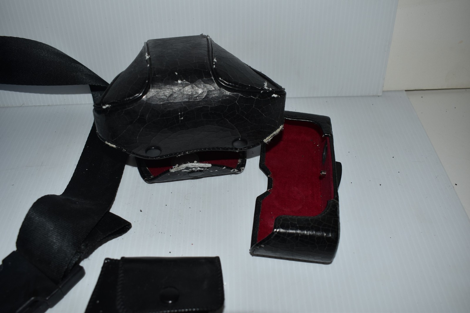 VINTAGE CAMERA BAGS- LENS CASE- MINOLTA / LOWE-PRO / VIVITAR (OQI13)