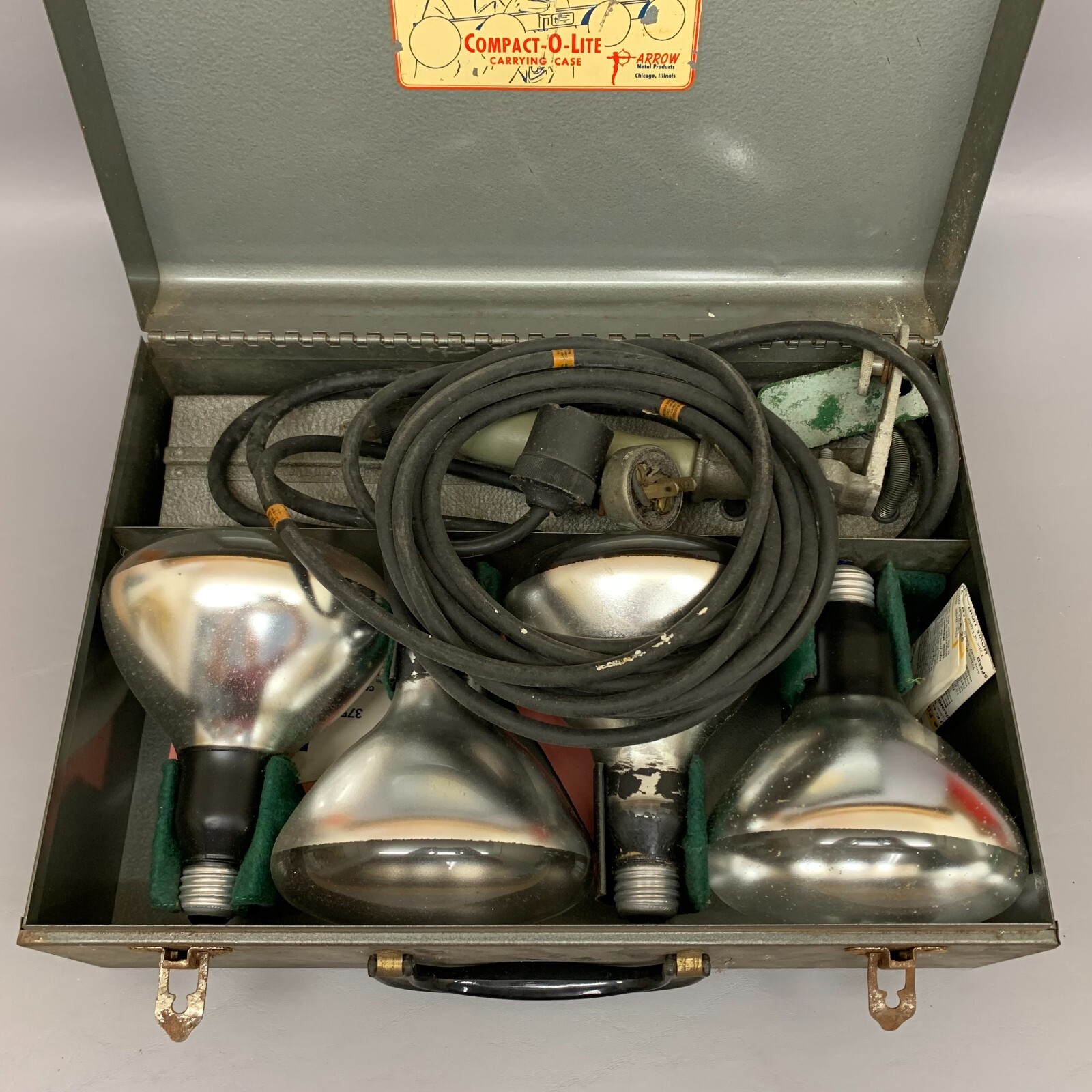Vintage Arrow Compact-O-Lite Photo Movie Light Bar With 4 Lights & Carrying Case