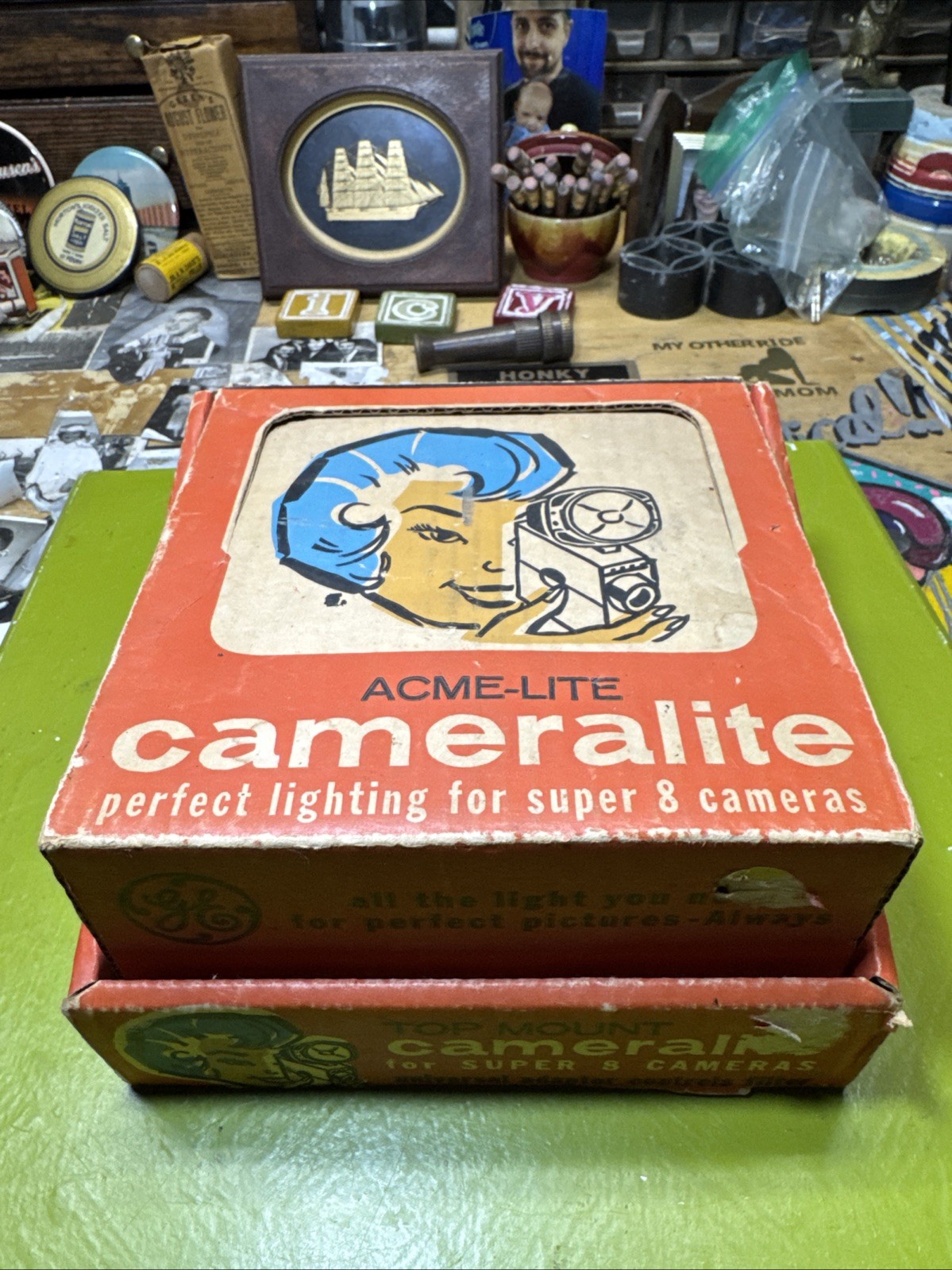 Acme-Lite Cameralite by GE Top Mount light for Super 8 Cameras