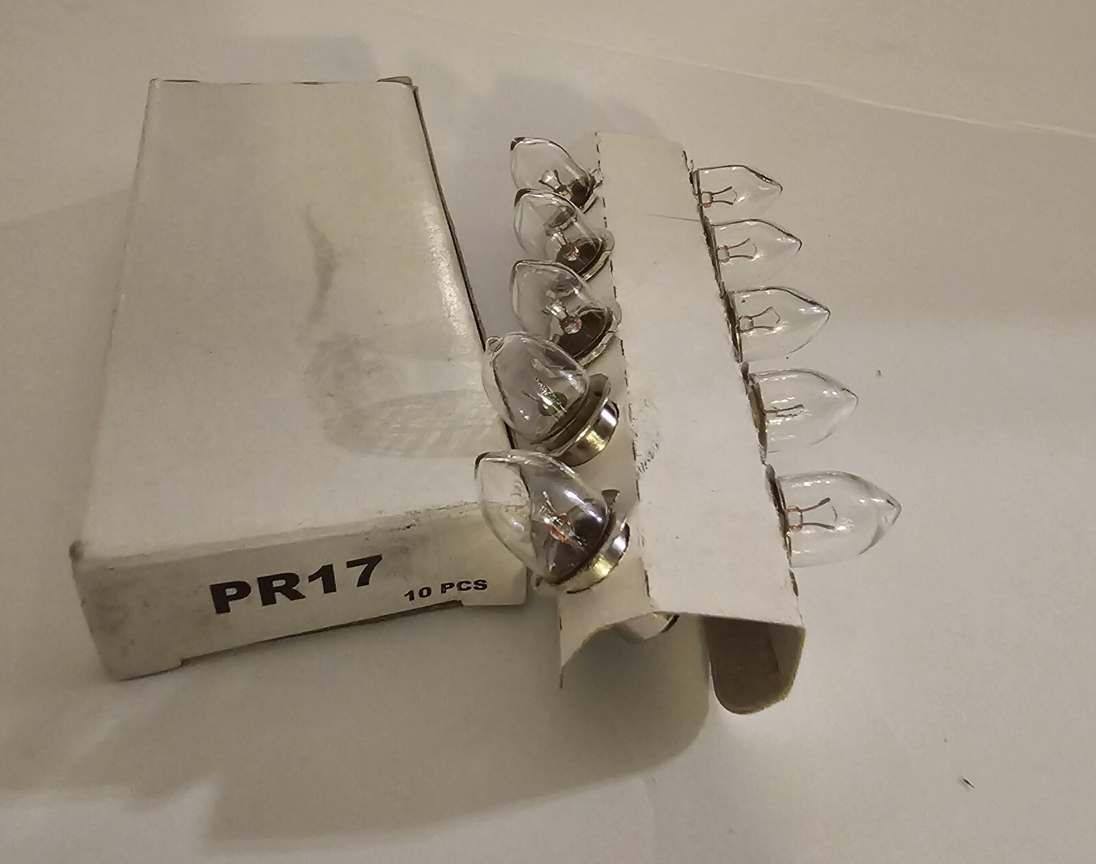 Vintage Sylvania PR17 Bulbs Lot of 20