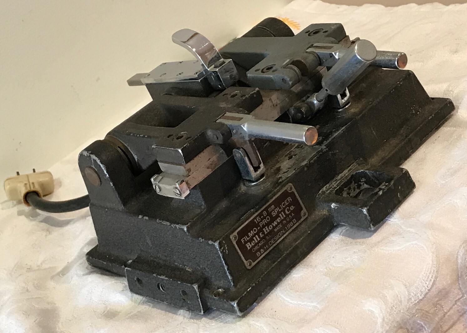 16-8 MM FILMO-PRO SPLICER BELL & HOWELL 198B