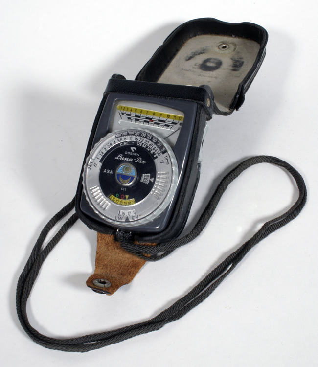 GOSSEN LIGHT METER W/ CASE