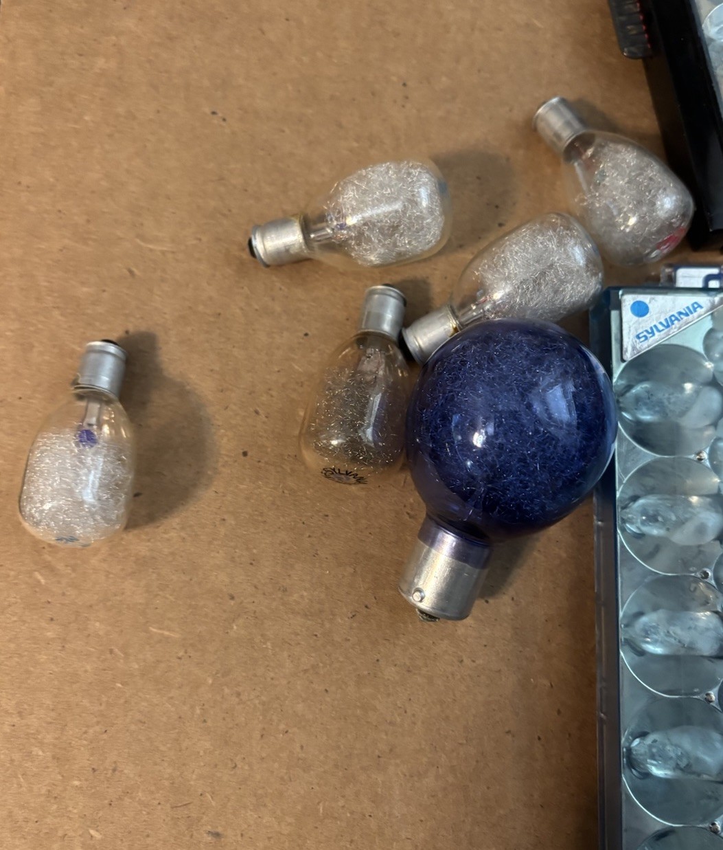 1 Sears Blue Dot Flashbulbs AG1B – Box of 12 Blue 1 Sylvania Flip Flash Super 10