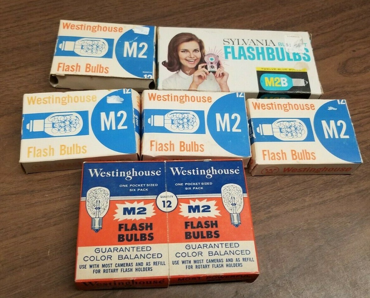 45 Vintage Westinghouse / GE / Sylvania Flashbulbs M2 flash bulbs