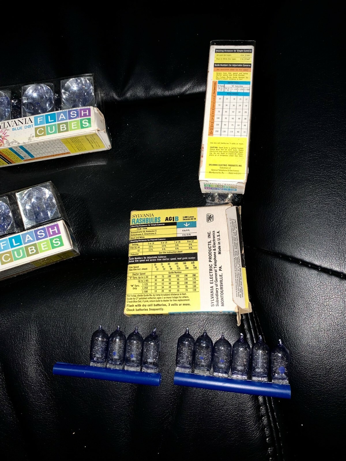 SYLVANIA Blue Dot FLASH CUBES -BULBS BOTH TYPES Analog Film Flash NEW BOX ESTATE