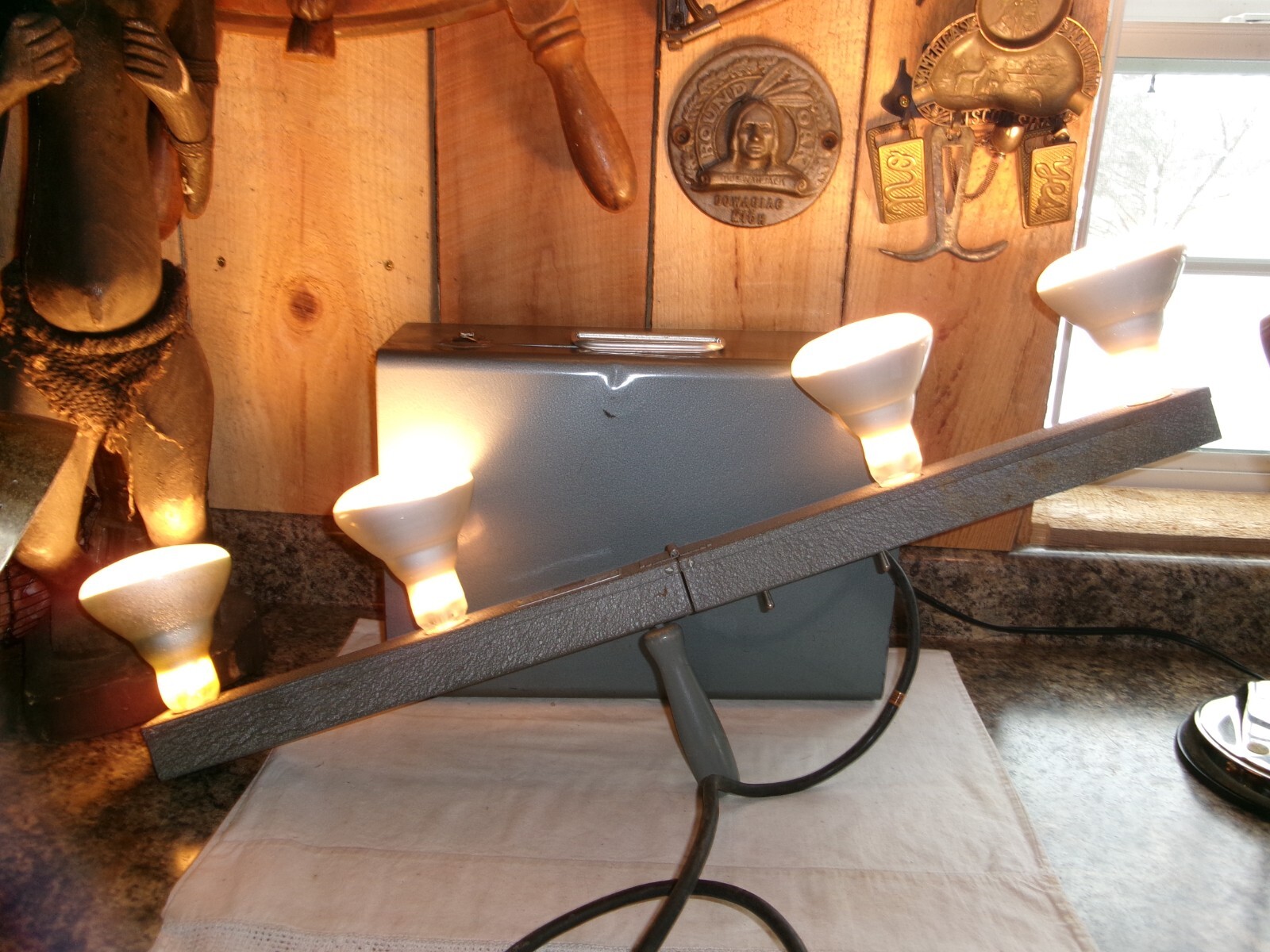 Vintage Arrow Compact-O-Lite Light Bar ~ Working