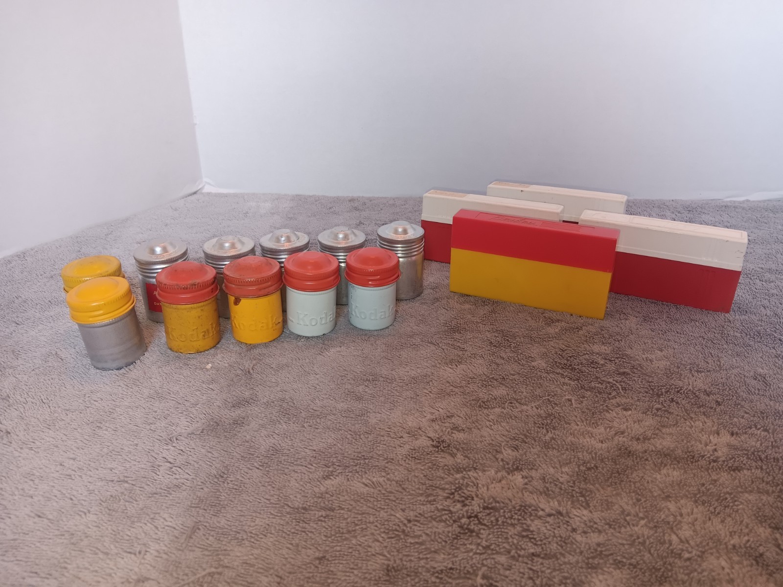Estate Lot of 11 Vintage Kodak and Ansco Film Canisters Plus 4 Plastic Slide Tr