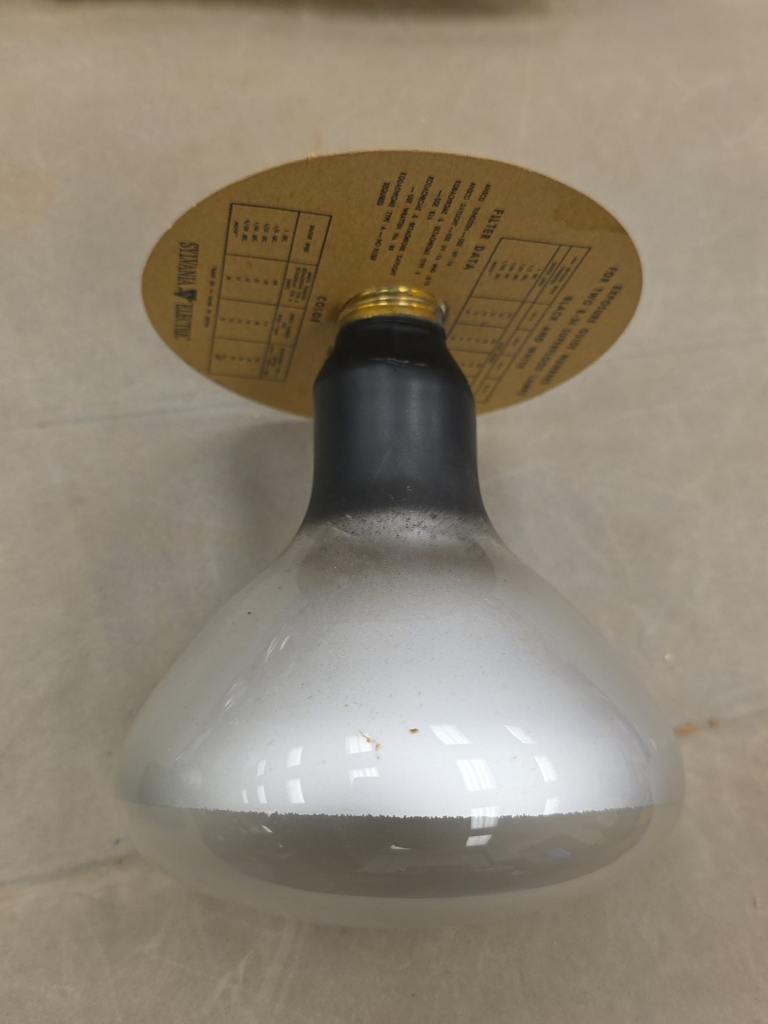 Vintage 1950s Sylvania R34 115-120V 375 Watt Movie Light and Box New Old Stock