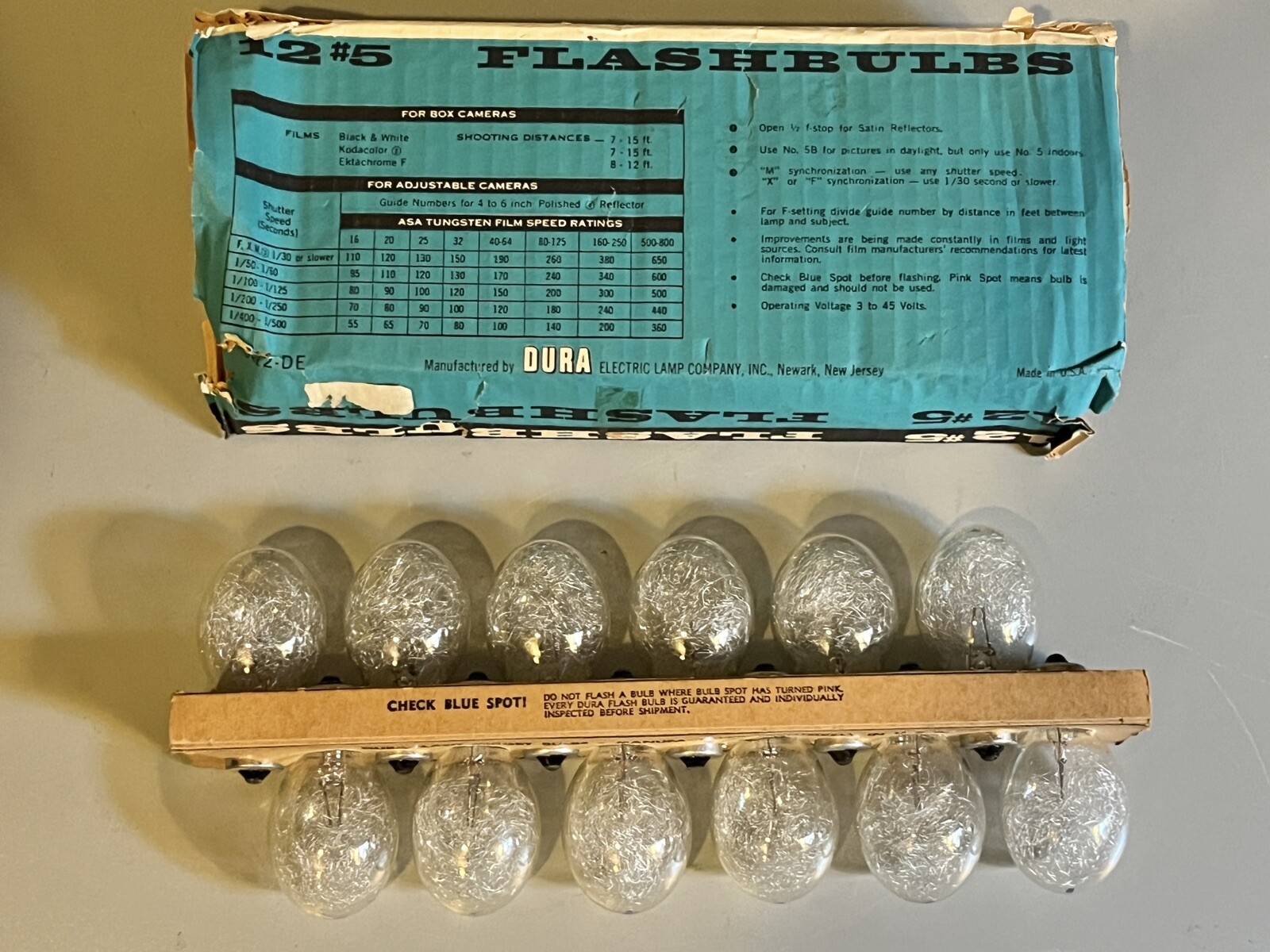 Vintage Camera Flash Bulb Lot: Dura #5, Syl Blue Dot, GE Sure Fire #5, 44 Bulbs