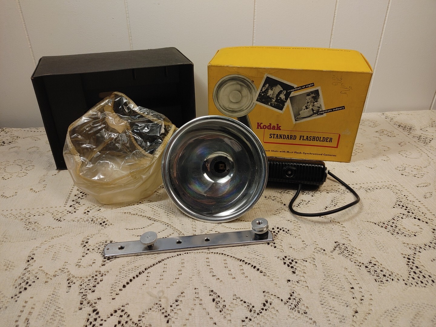 Vintage KODAK Standard Flash Holder in Original Box w/ Cover & Bracket