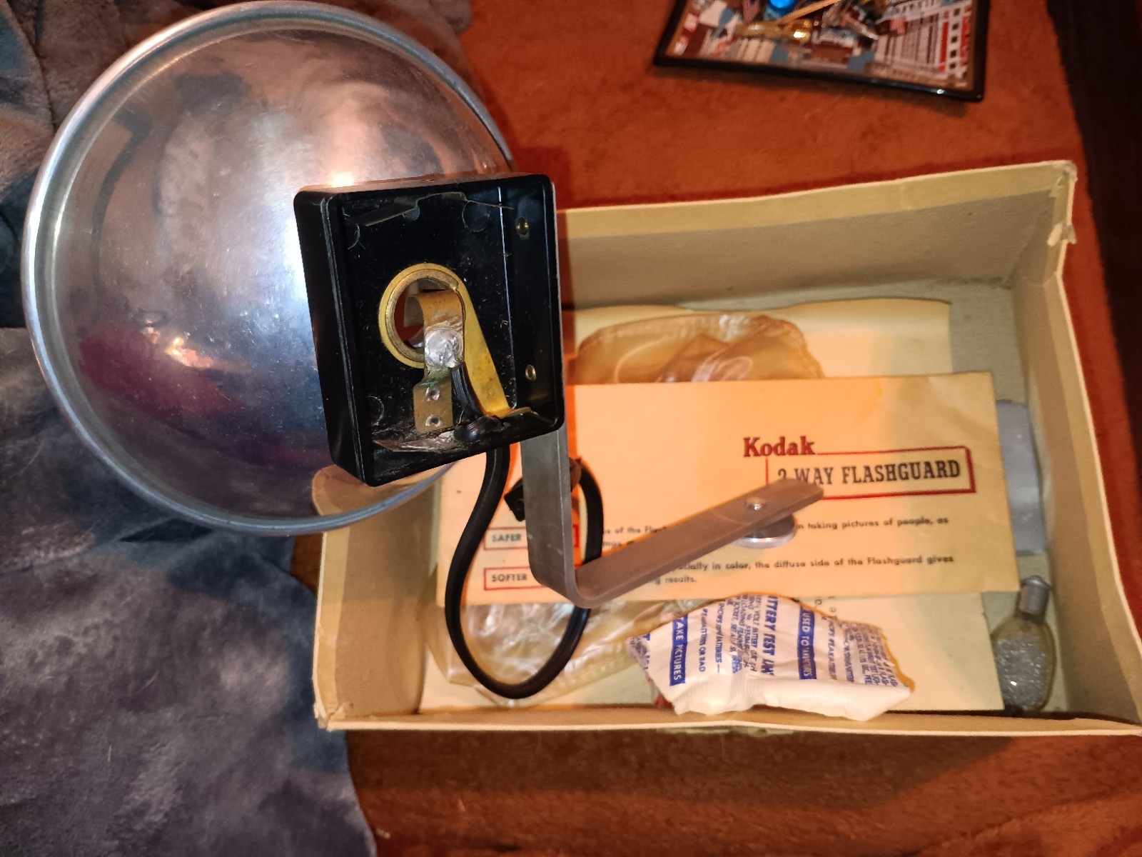 1950s Kodak Flash Holder Model R w/ Standard Bracket w/ Box Instructions& BULBS
