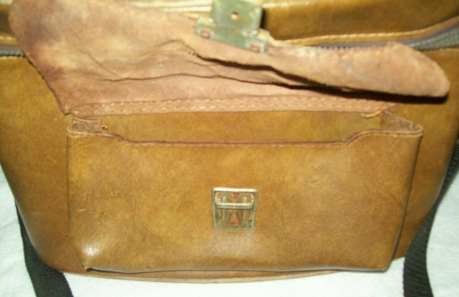 Vtg. COATS CLARKS 1970’s Leather Brown CAMERA Sewing Case 10.5x9x6 w/Felt Inside