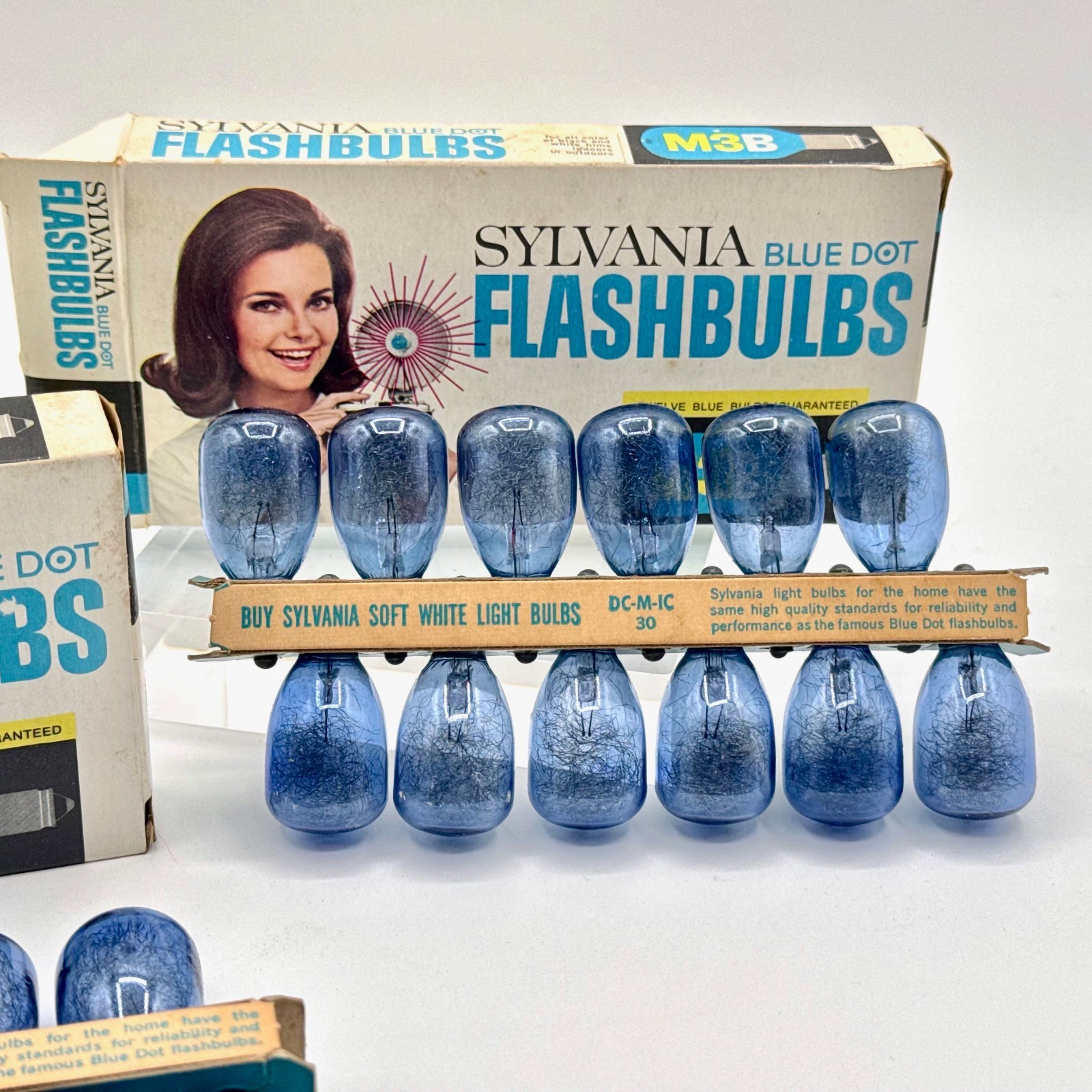 Vintage Sylvania Blue Dot Flashbulbs M3B Lot w/ Boxes Untested Camera