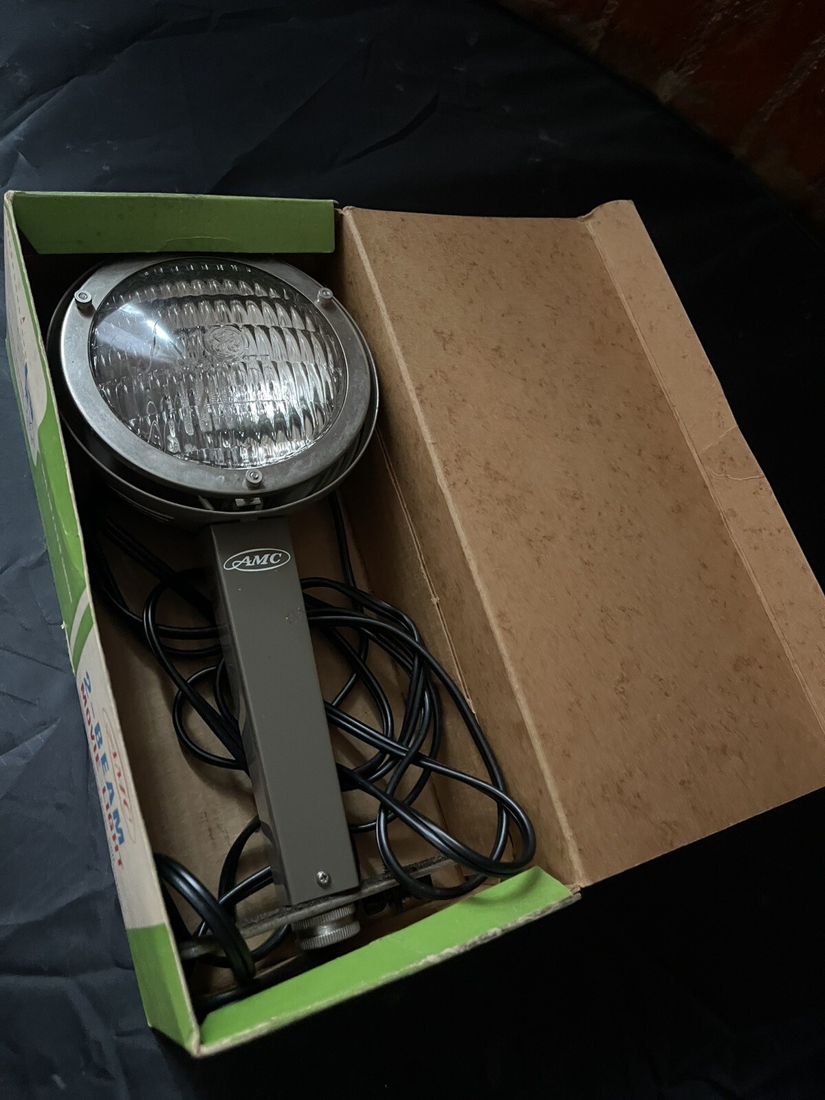 VINTAGE SPOTLIGHT PHOTOGRAPHY 650 WATT HAND HELD SPOTLIGHT AMC L9A 120 VOLT