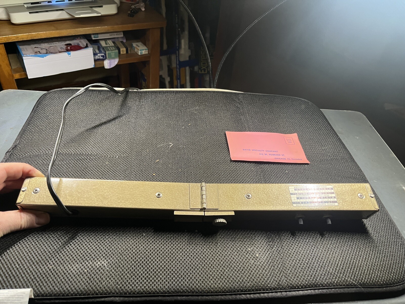 Vintage 4 Light Bar with case (TESTED) BULBS NOT INCLUDED