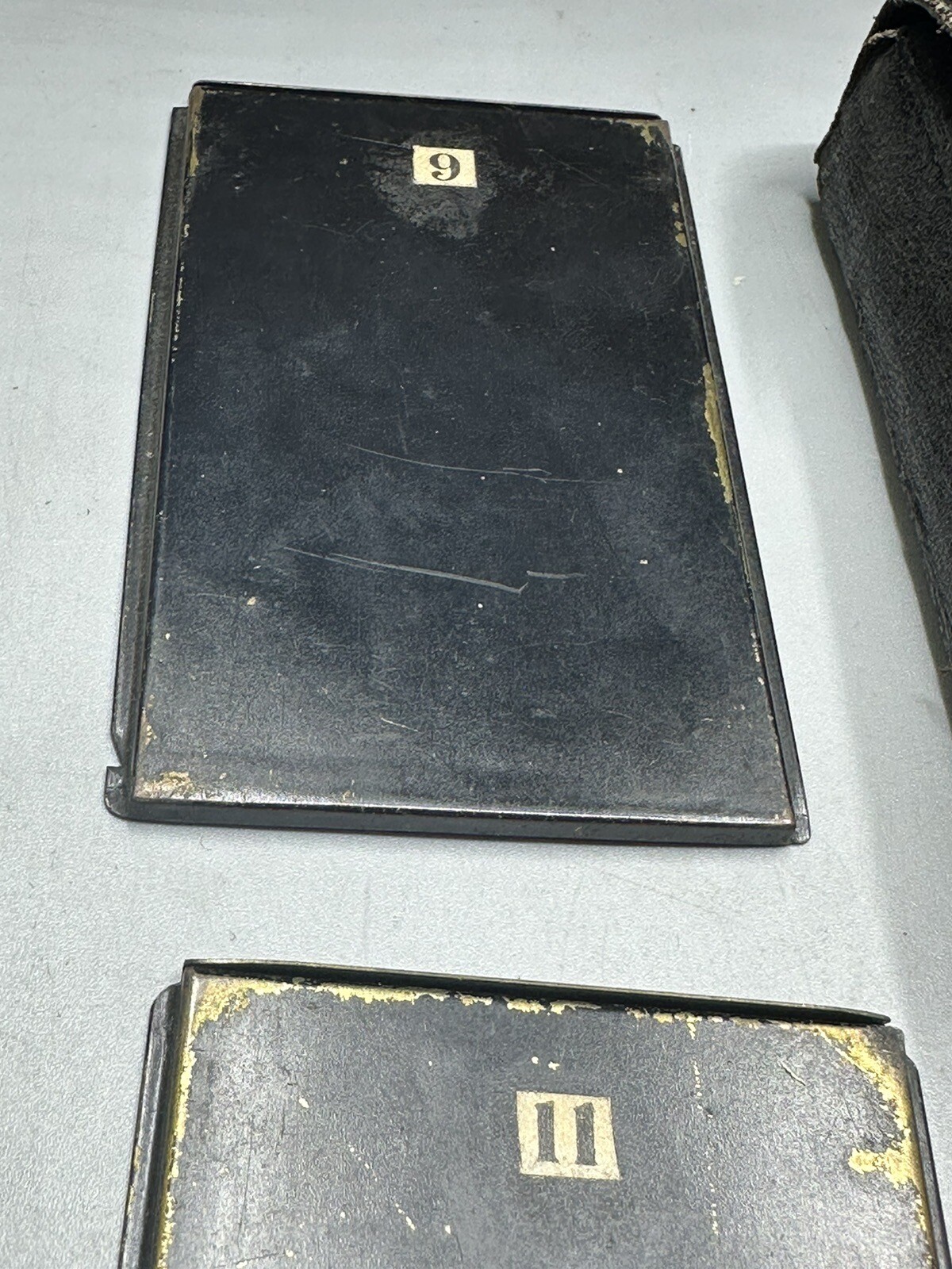 Adams & Company – London – Vesta – Metal film packs and case