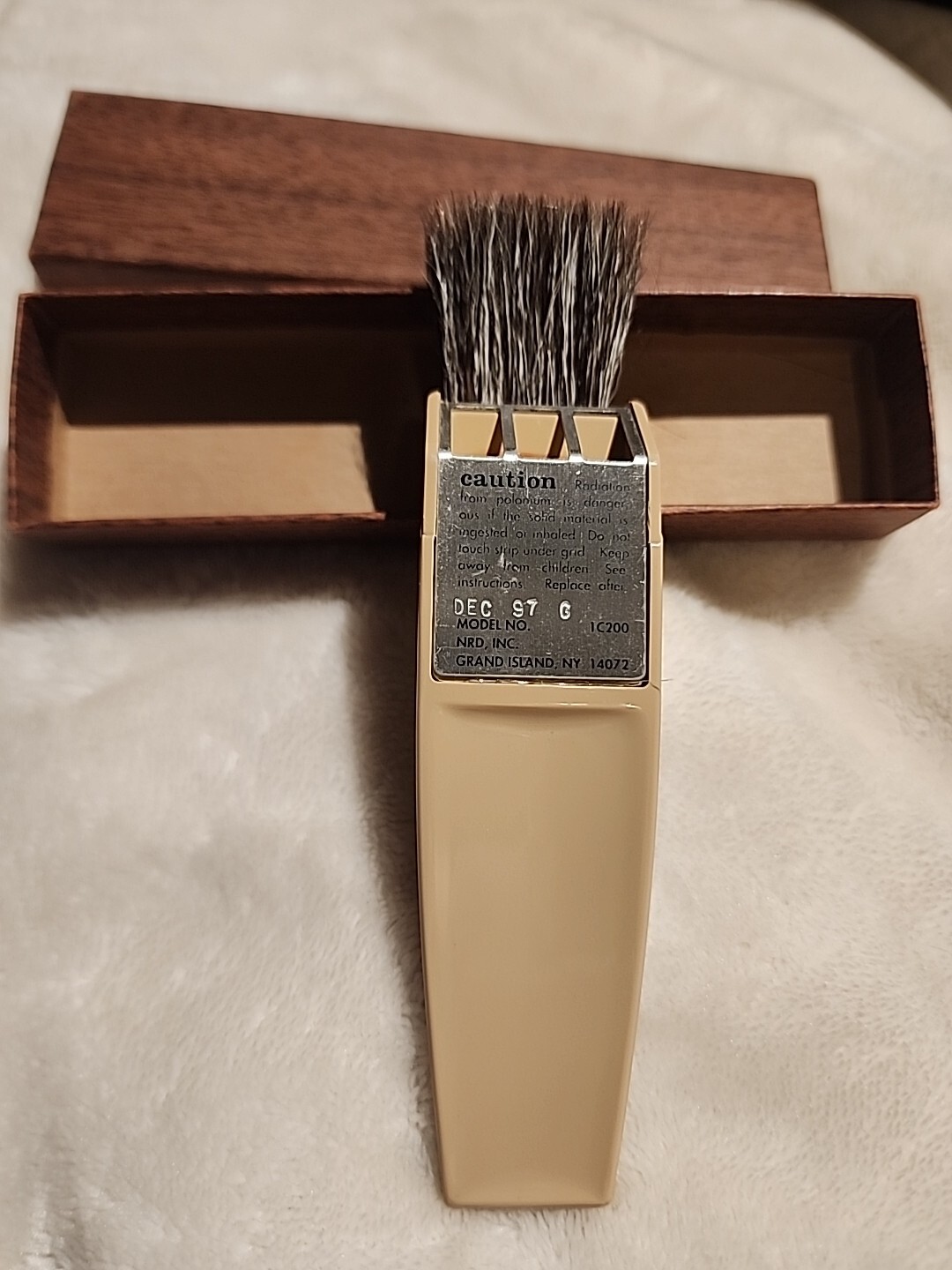 Vintage The Staticmaster Brush 1C200 1in/ in box