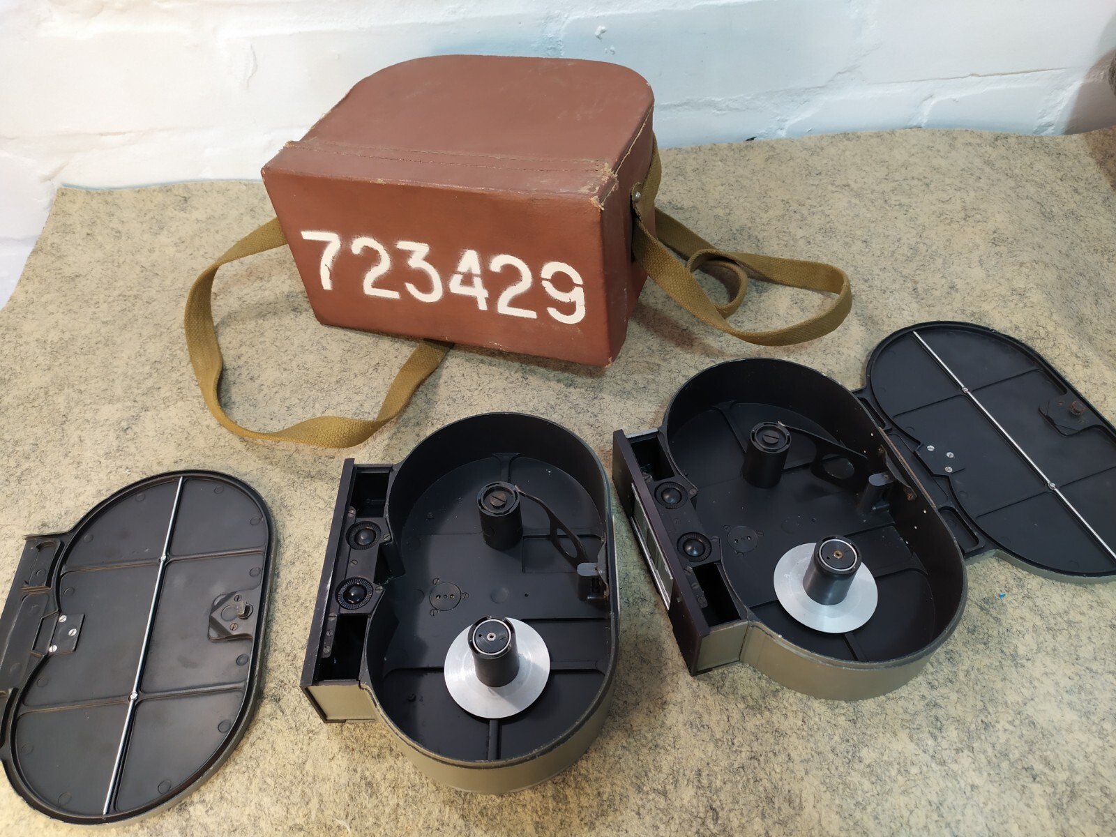 2 x Konvas Cassettes 35mm. film back holder 60m