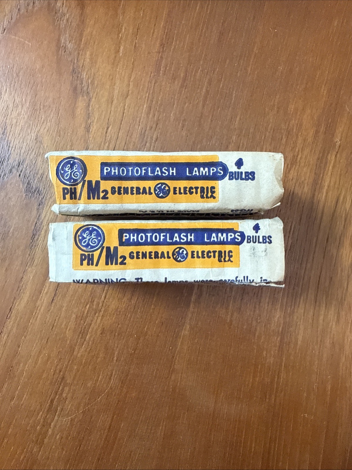 Vintage Praco M-2 Flash Unit with Original Box, Directions & 7 Original Bulbs
